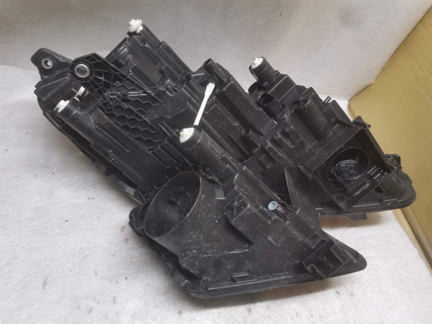 SKODA KODIAQ 2019 PASSENGER SIDE LEFT LED HEADLIGHT 567941015F skkd56