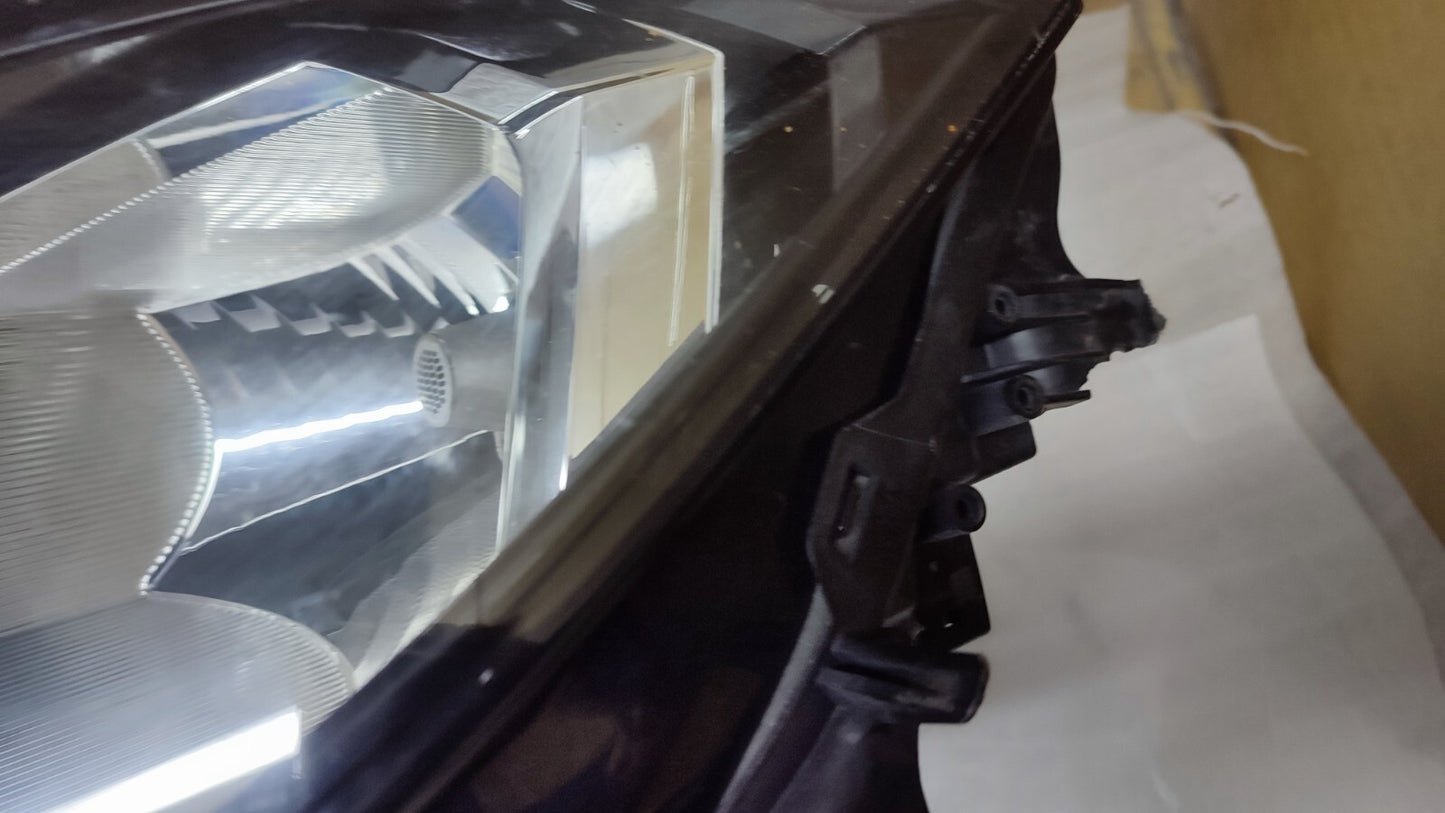 VOLKSWAGEN T-CROSS FRONT LEFT PASSENGER SIDE HEADLIGHT 2GN941005A vw160