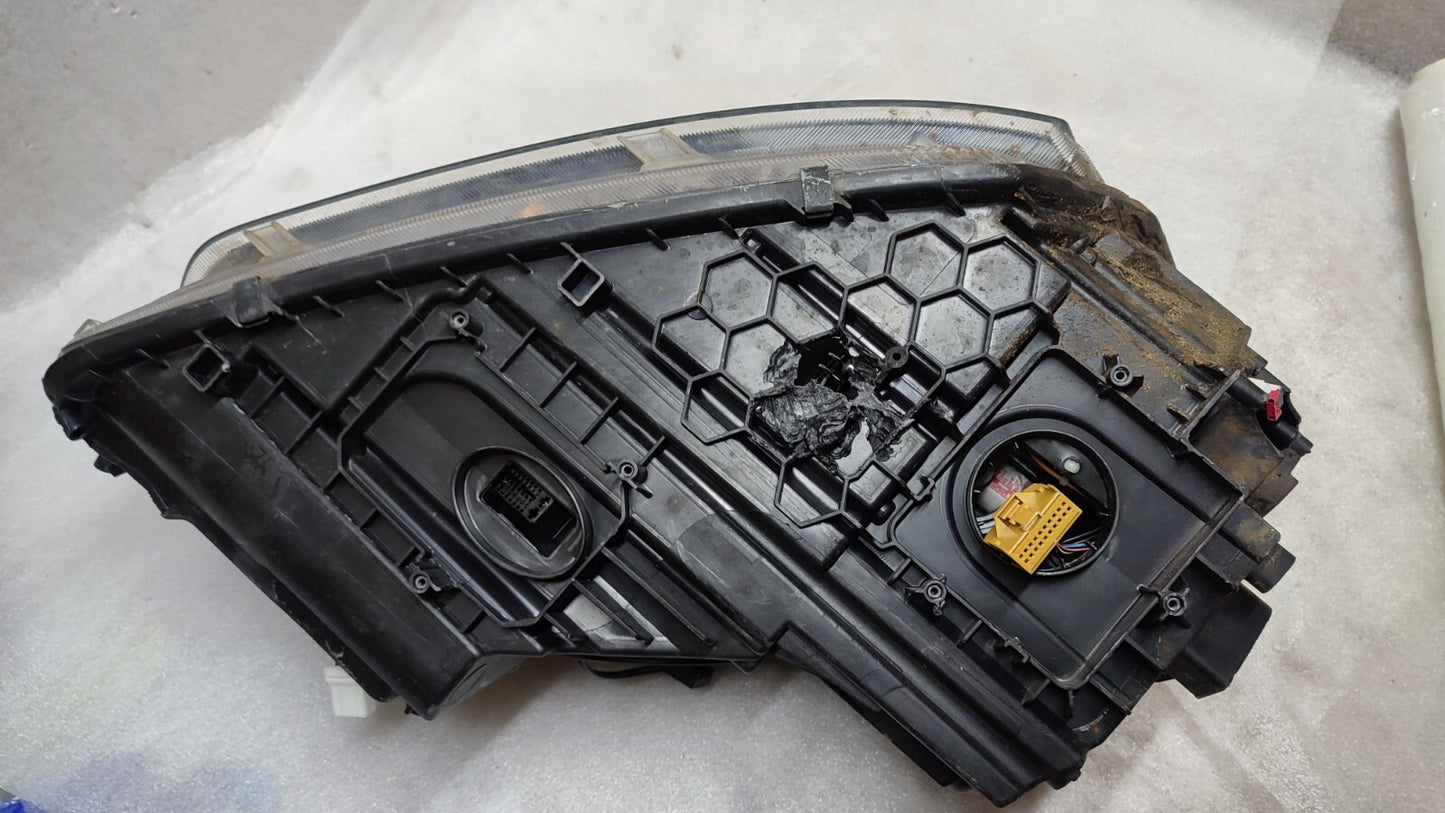 SKODA YETI 2013-17 NEARSIDE LEFT XENON LED HEADLIGHT GENUINE 5L2941015C skye87