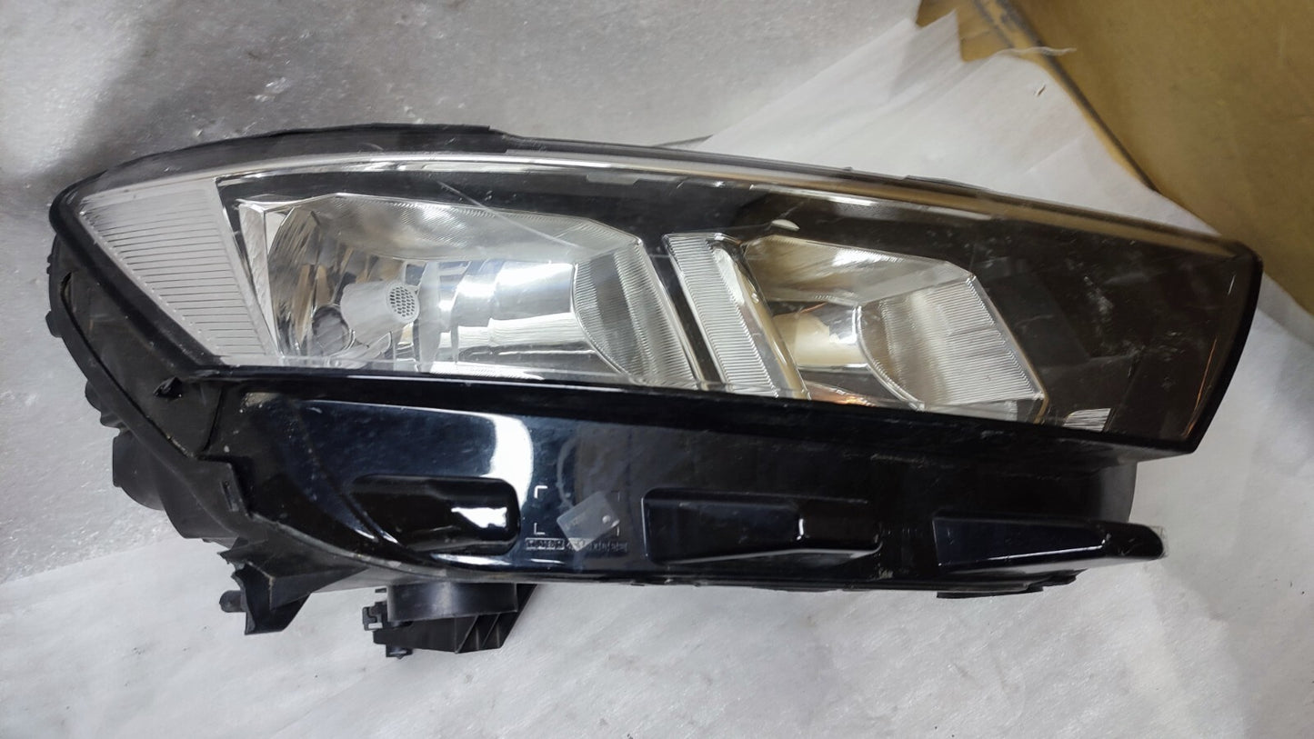Volkswagen T-ROC Headlight Drivers Side Offside Halogen 2GA941006C VW161