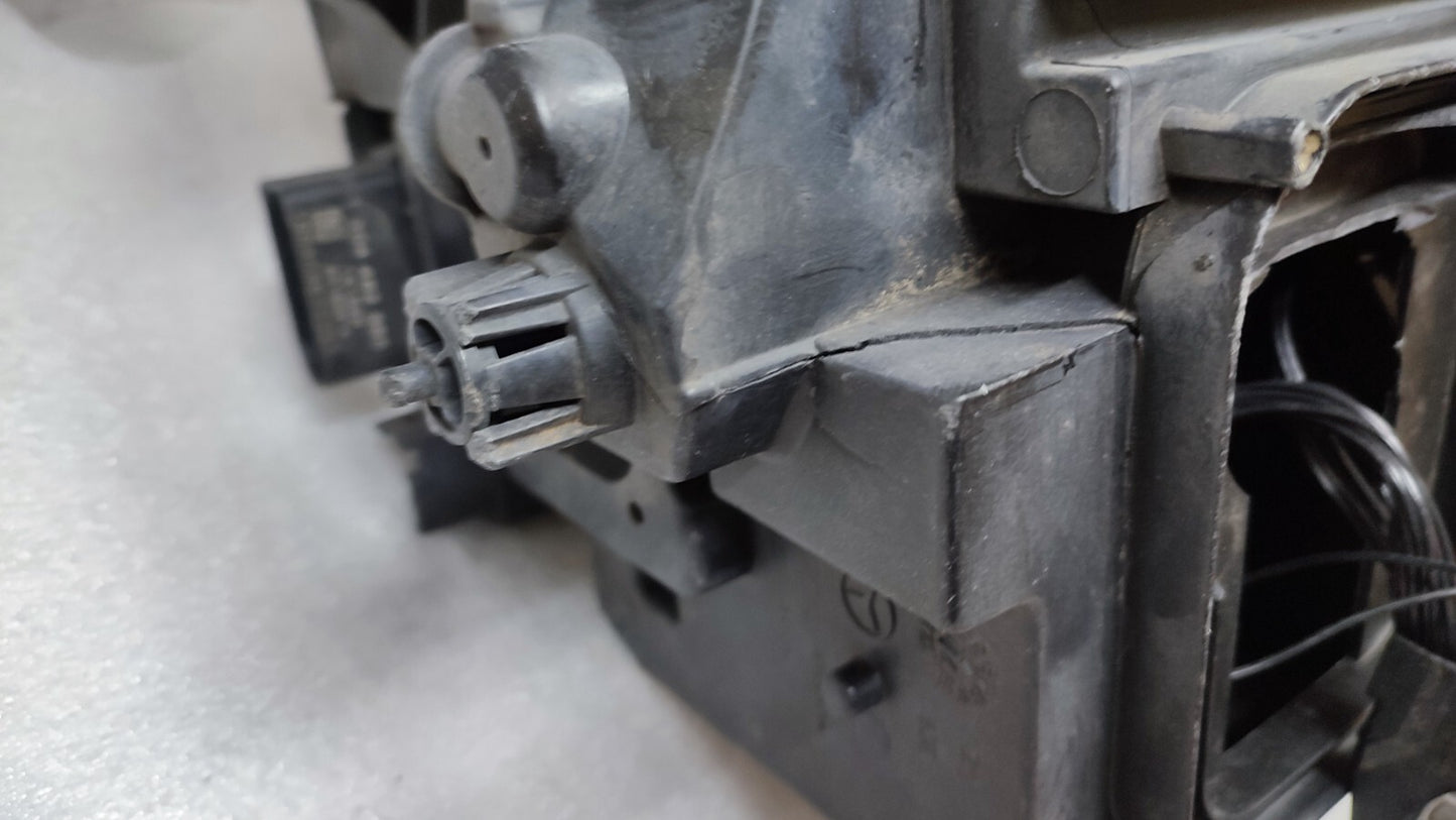 MERCEDES C CLASS W205 HYBRID LED DRIVERS SIDE RIGHT HEADLIGHT A2059060204 m71