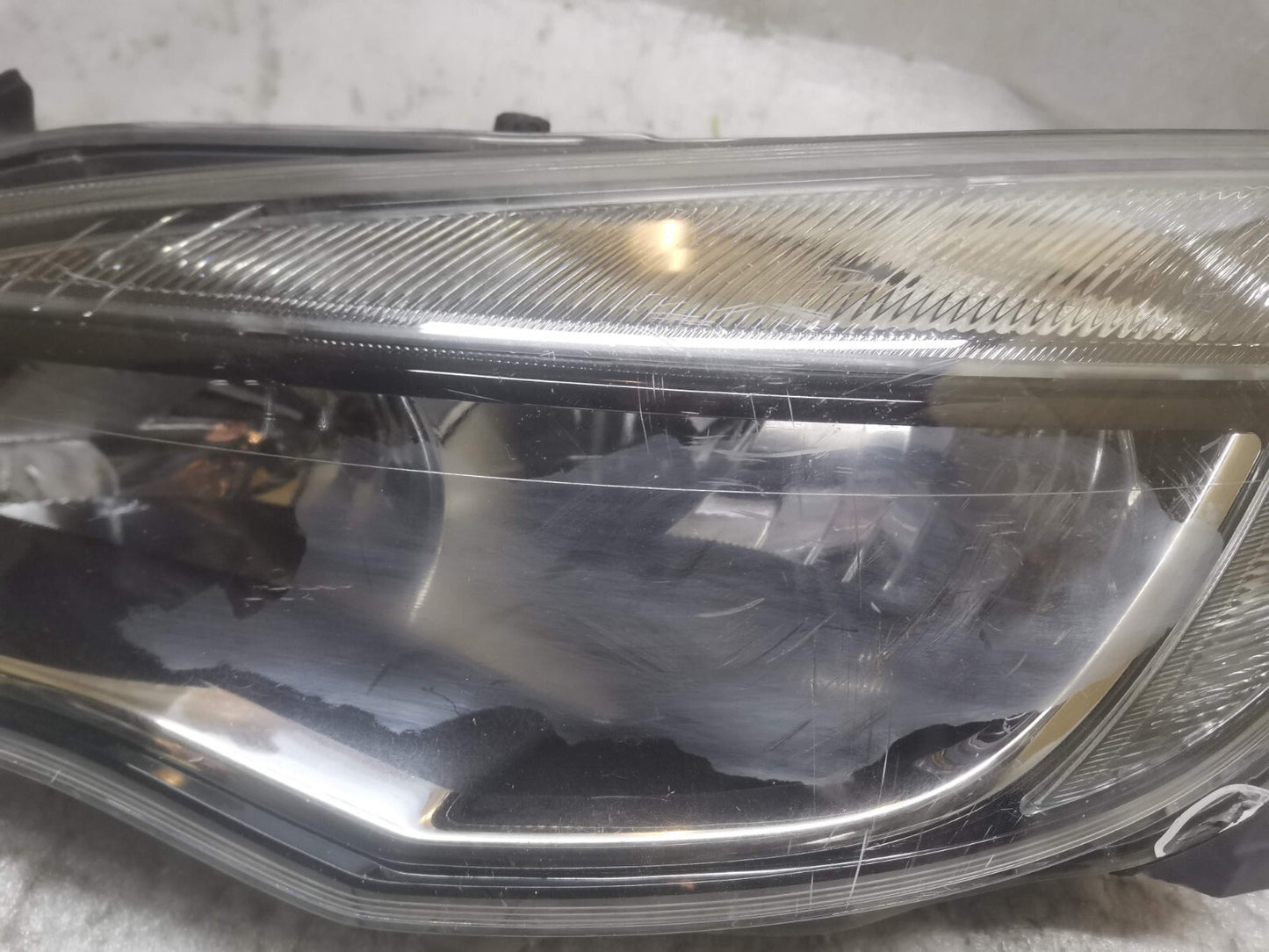 VAUXHALL ASTRA J MK6 2012-2015 LEFT SIDE N/S HEADLIGHT 13371601 vxaj77
