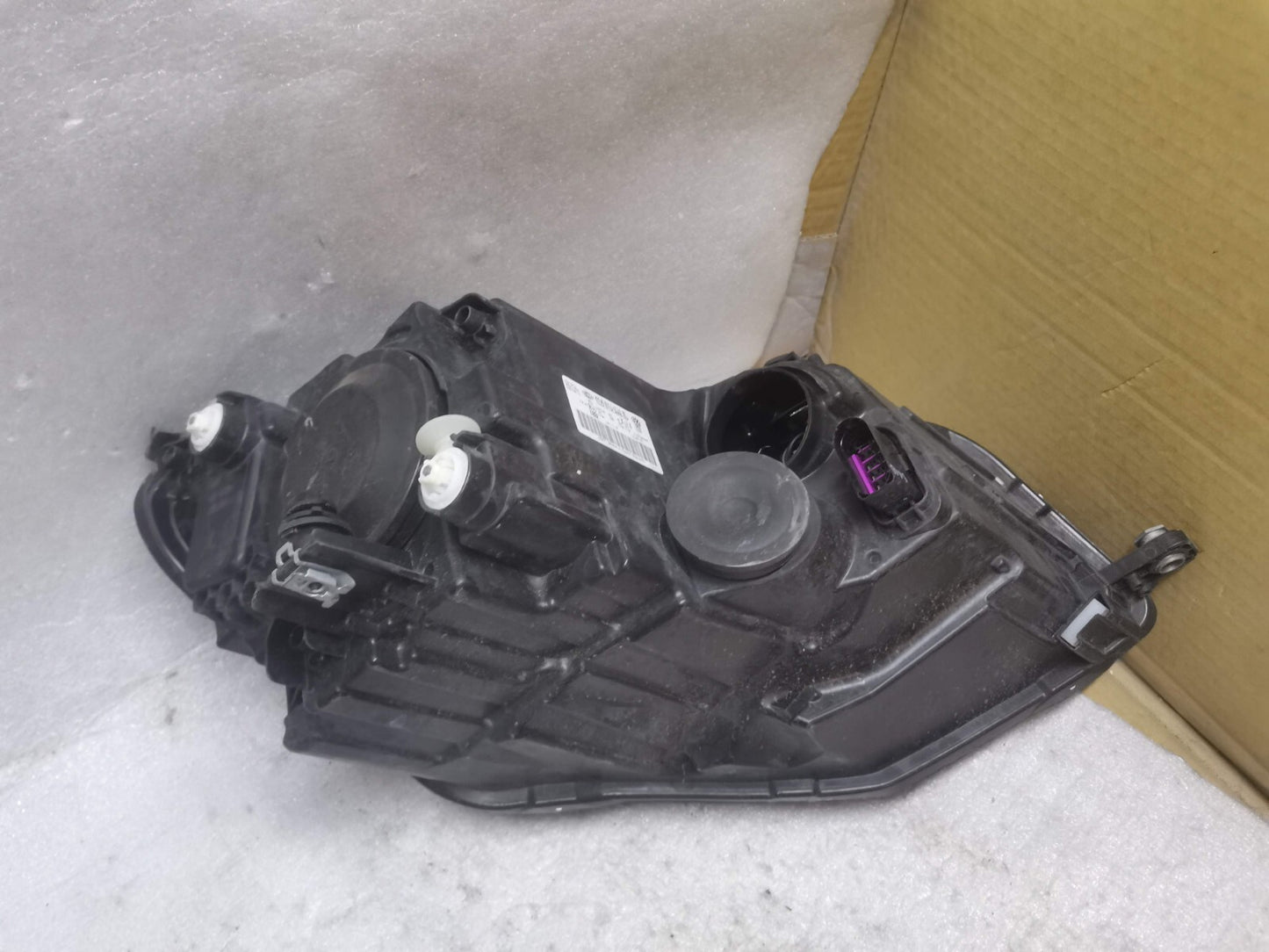 VOLKSWAGEN CADDY MK3 2015 TO 2020 PASSENGER SIDE HEADLIGHT 2K2941015B VWCA131