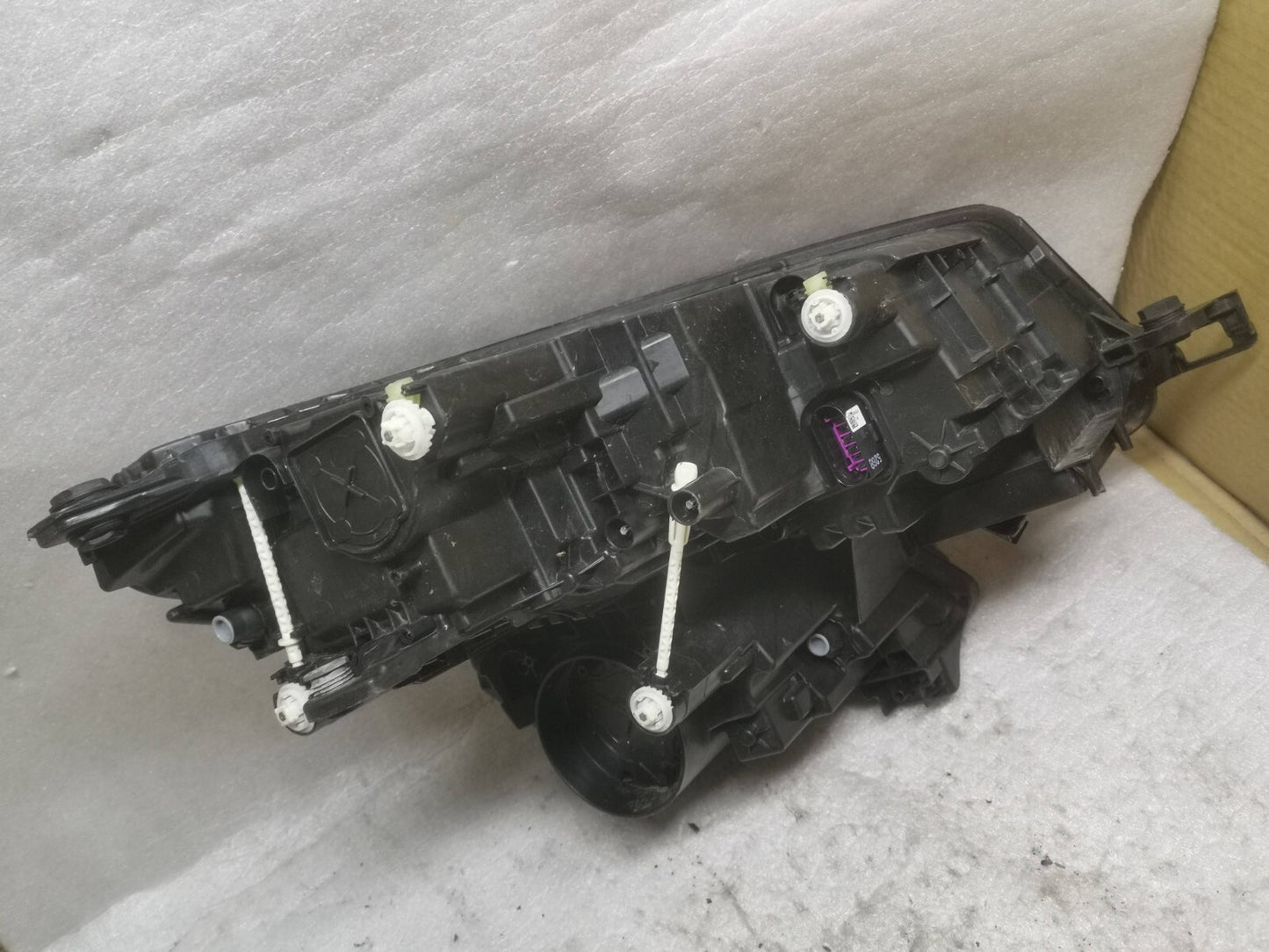 SKODA KODIAQ 2018 GENUINE PASSENGER SIDE LED HEADLIGHT 567941015E skkq74