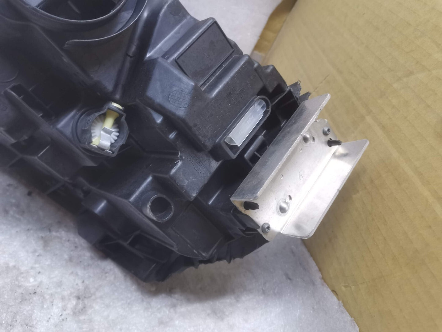 VAUXHALL MOKKA B 2020+ HEADLIGHT O/S RIGHT HAND 9847939380 vxmo59