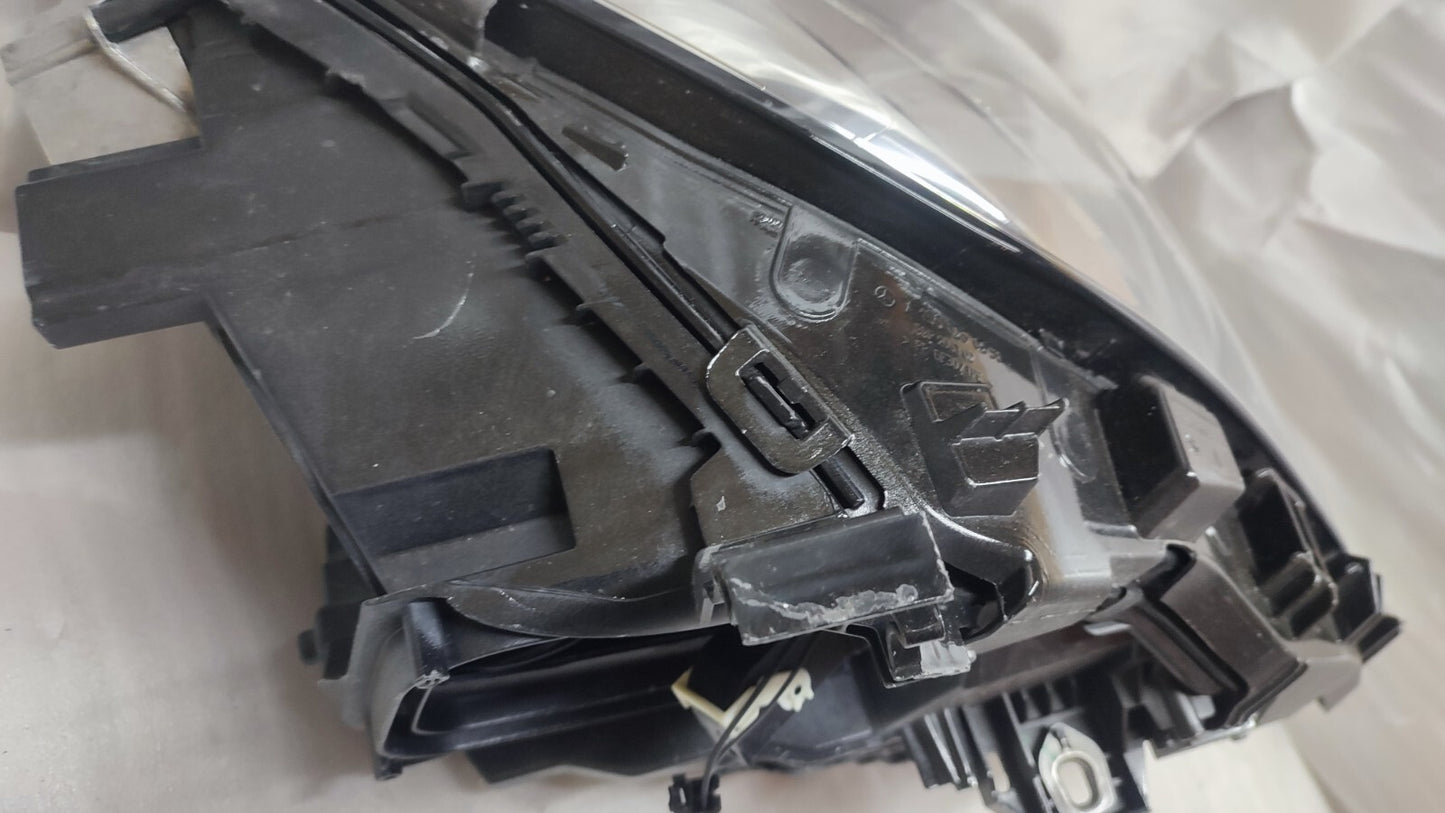 MERCEDES BENZ GLA FRONT RIGHT LED HEADLIGHT GENUINE 17-20 A1569067200 m156101