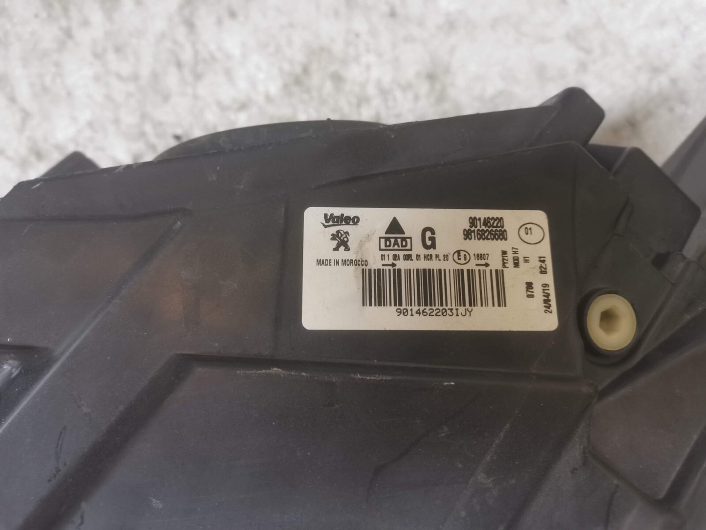 PEUGEOT RIFTER 2019 on NEARSIDE PASSENGER HEADLIGHT 9816826680 psa60