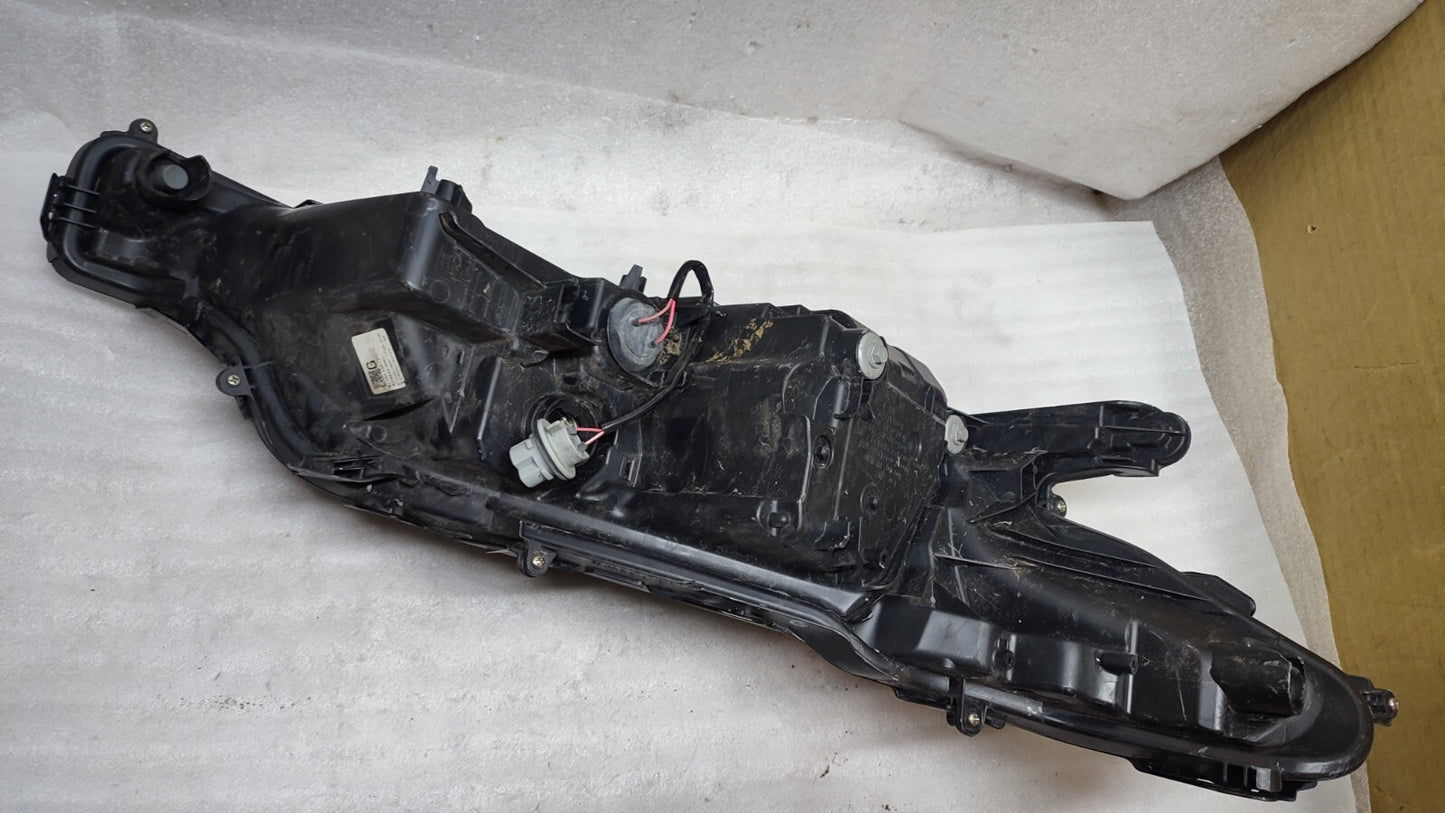 TOYOTA CAMRY 2018-22 HEADLIGHT LEFT PASSENGER SIDE 81150-33D10 GENUINEtoca24