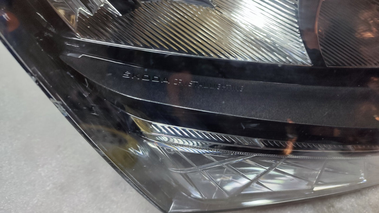 SKODA SCALA 2019-2022 GENUINE RIGHT DRIVER SIDE HEADLIGHT 657941020 sk83