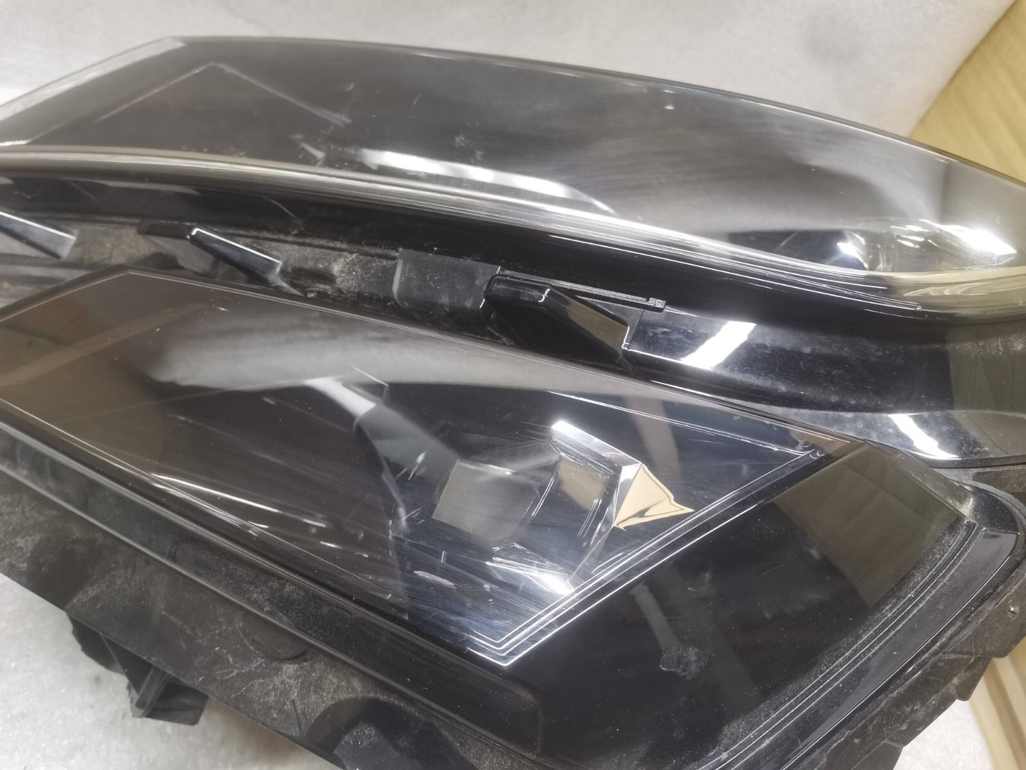 SKODA KODIAQ 2019 PASSENGER SIDE LEFT LED HEADLIGHT 567941015F skkd56