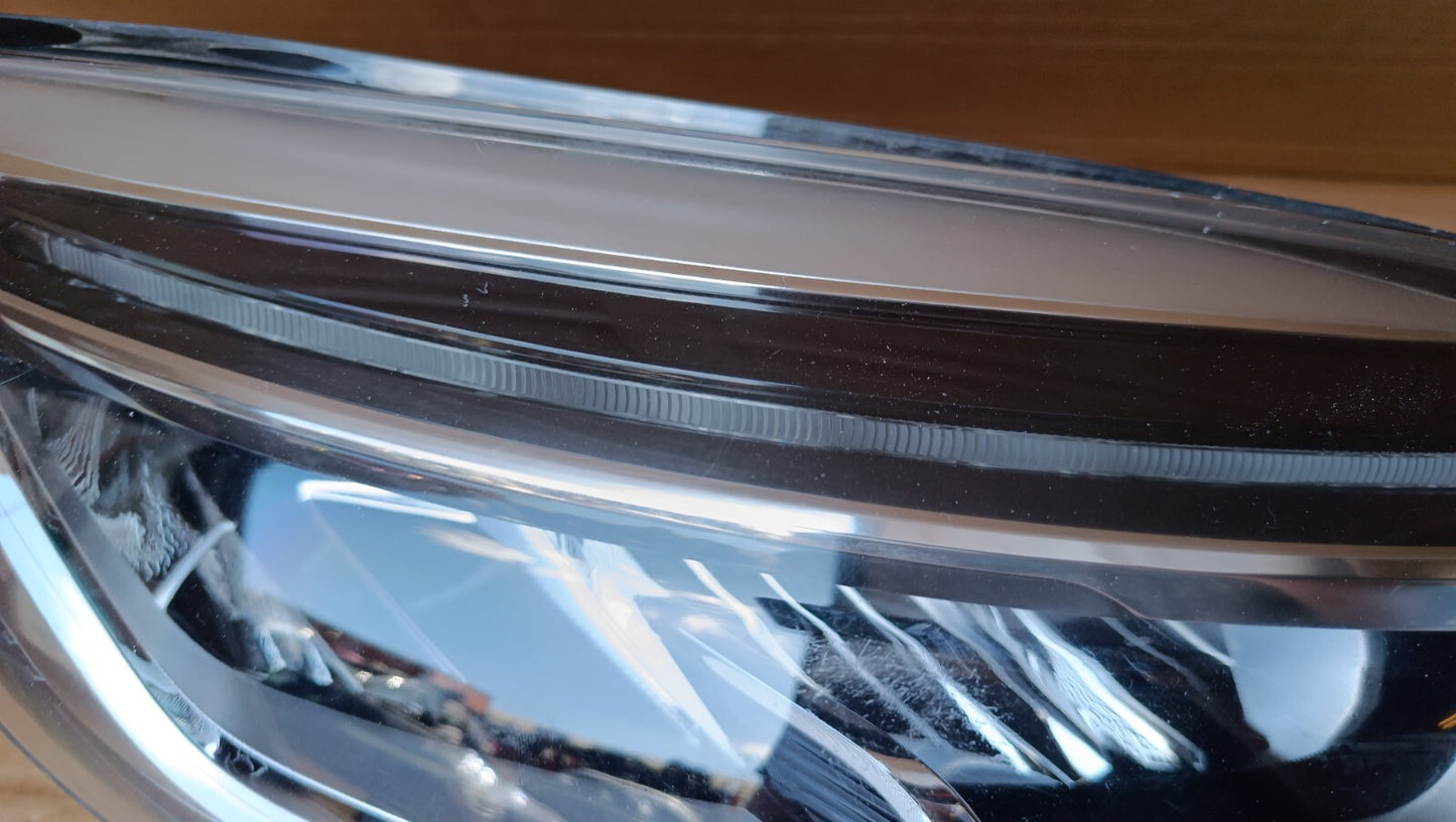 RENAULT CAPTUR 2017-19 FRONT DRIVERS O/S HEADLIGHT 260103415R ren56