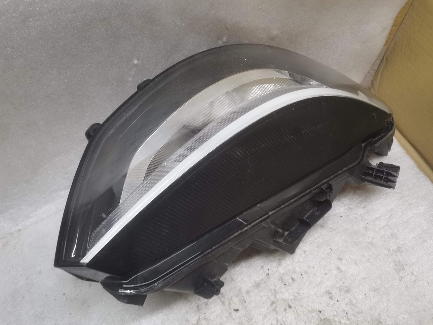 VOLKSWAGEN ID.4 ID4 2020-2022 FRONT RIGHT DRIVER SIDE HEADLIGHT HEADLAMP vw119