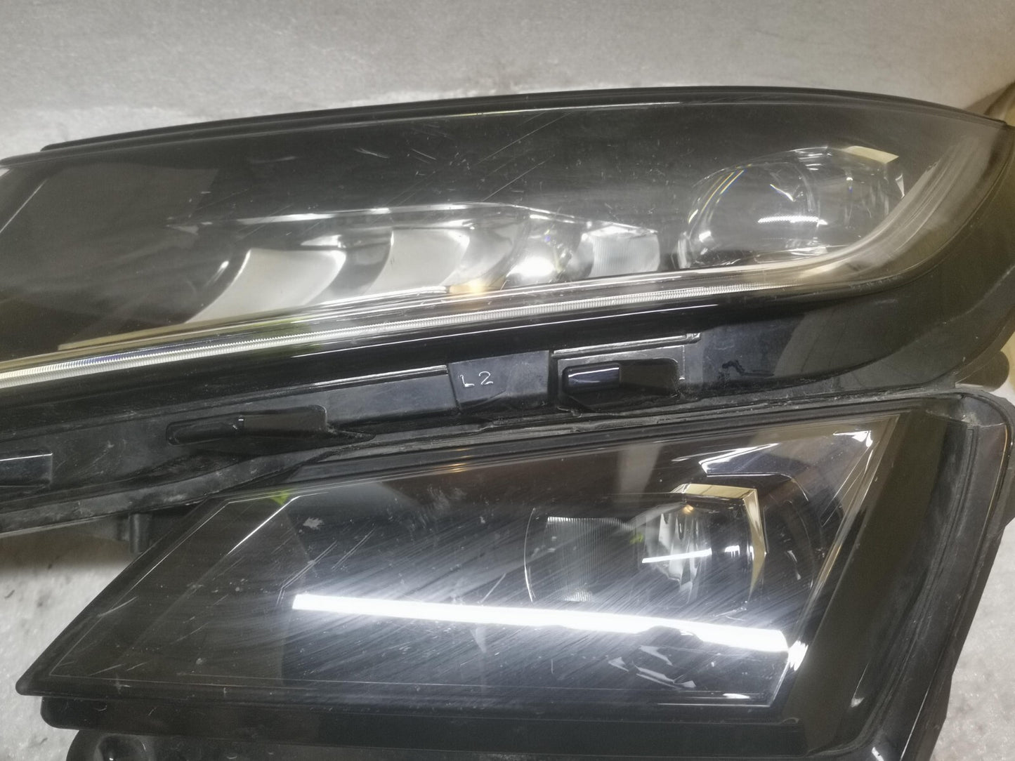 SKODA KODIAQ 2018 GENUINE PASSENGER SIDE LED HEADLIGHT 567941015E skkq74