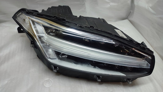 Volvo XC90 MID RHD RH headlight part number 32342489 vo9077