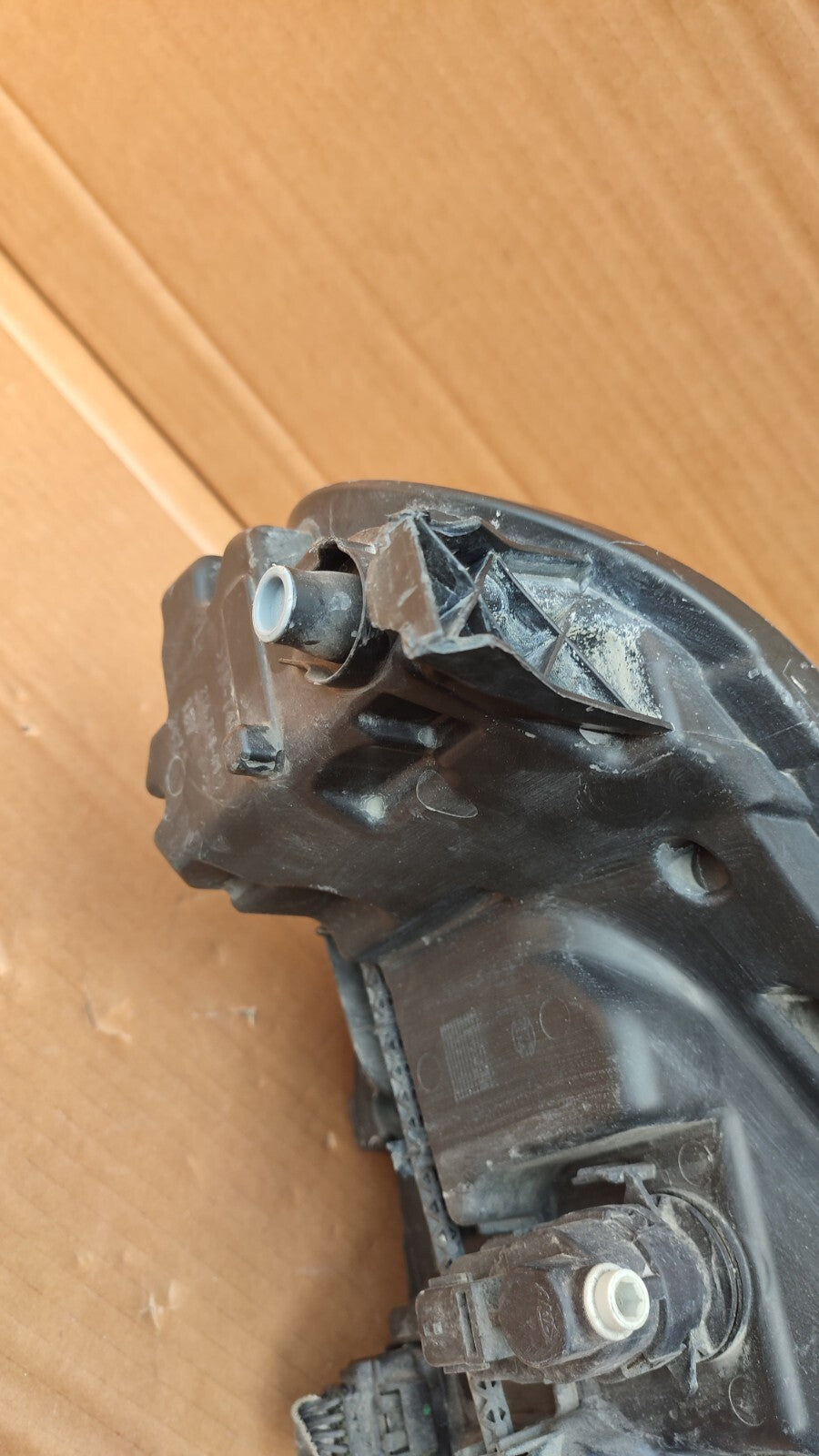 MERCEDES-BENZ  X CLASS W470 PASSENGERS SIDE HEADLIGHT A4709061200 m108