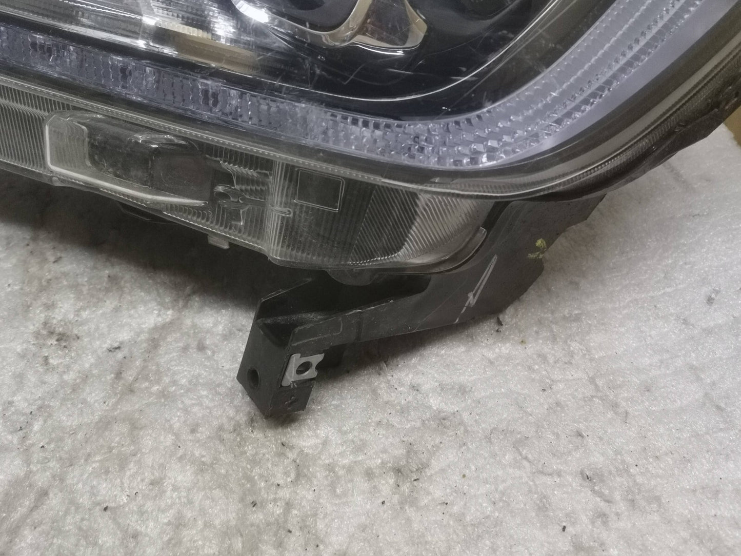 Genuine Ford Ranger Wildtrak N/S Passenger Headlight JB3B13E015AA 2019-2021 fo24