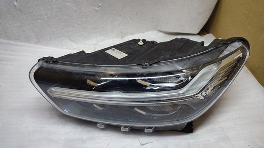 VOLVO XC40 2017 TO 2021 LED PASSENGERSIDE HEADLIGHT 31655992 vo4062