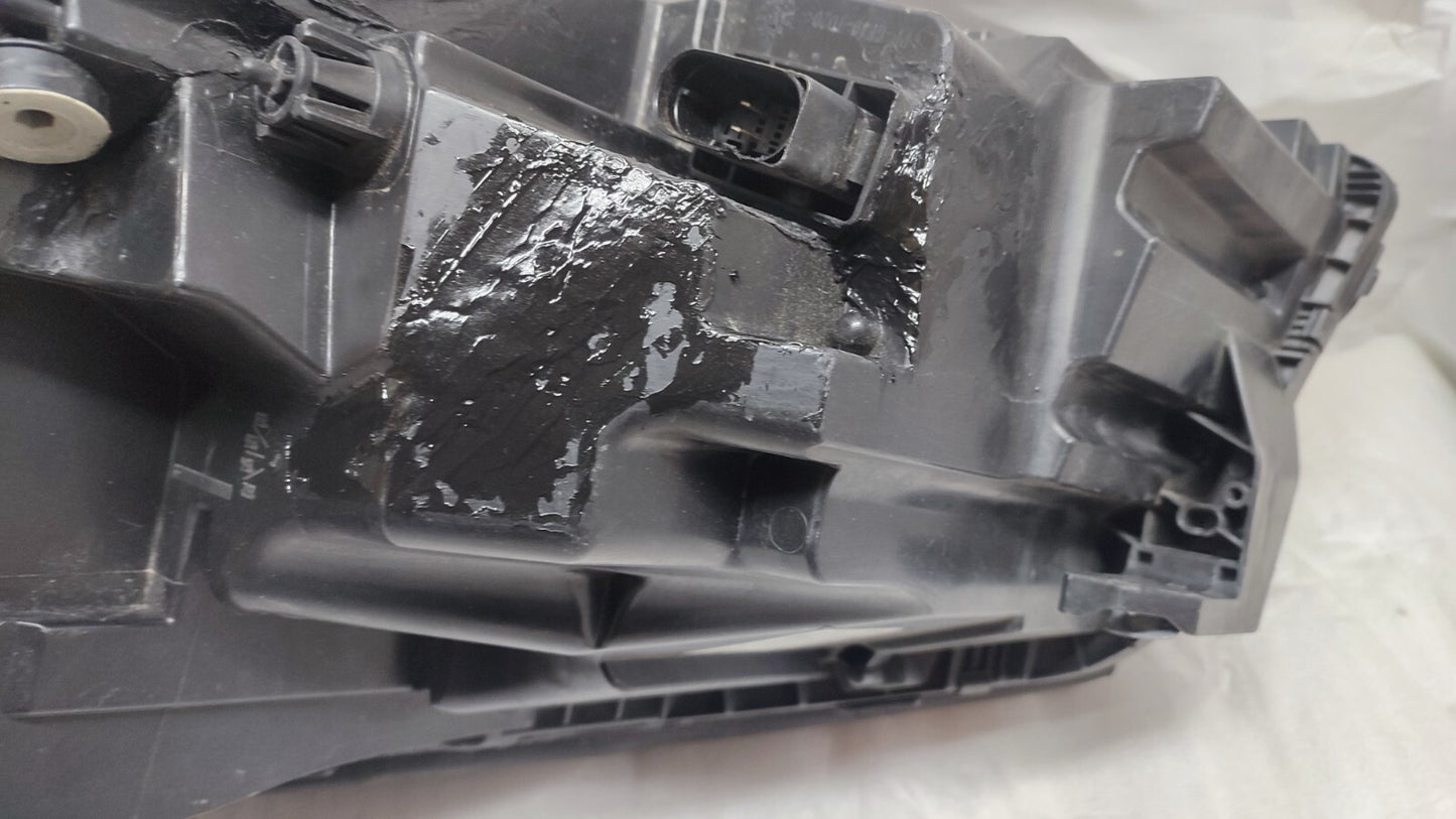 MERCEDES BENZ GLA FRONT RIGHT LED HEADLIGHT GENUINE 17-20 A1569067200 m156101