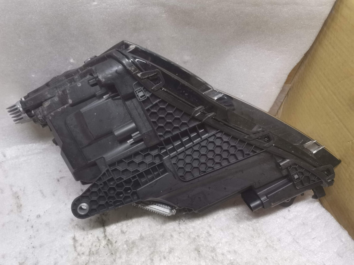 SKODA SUPERB MK3 FACELIFT CRYSTAL LED HEADLIGHT 2018-2021 DRIVER O/S 3V2941016D