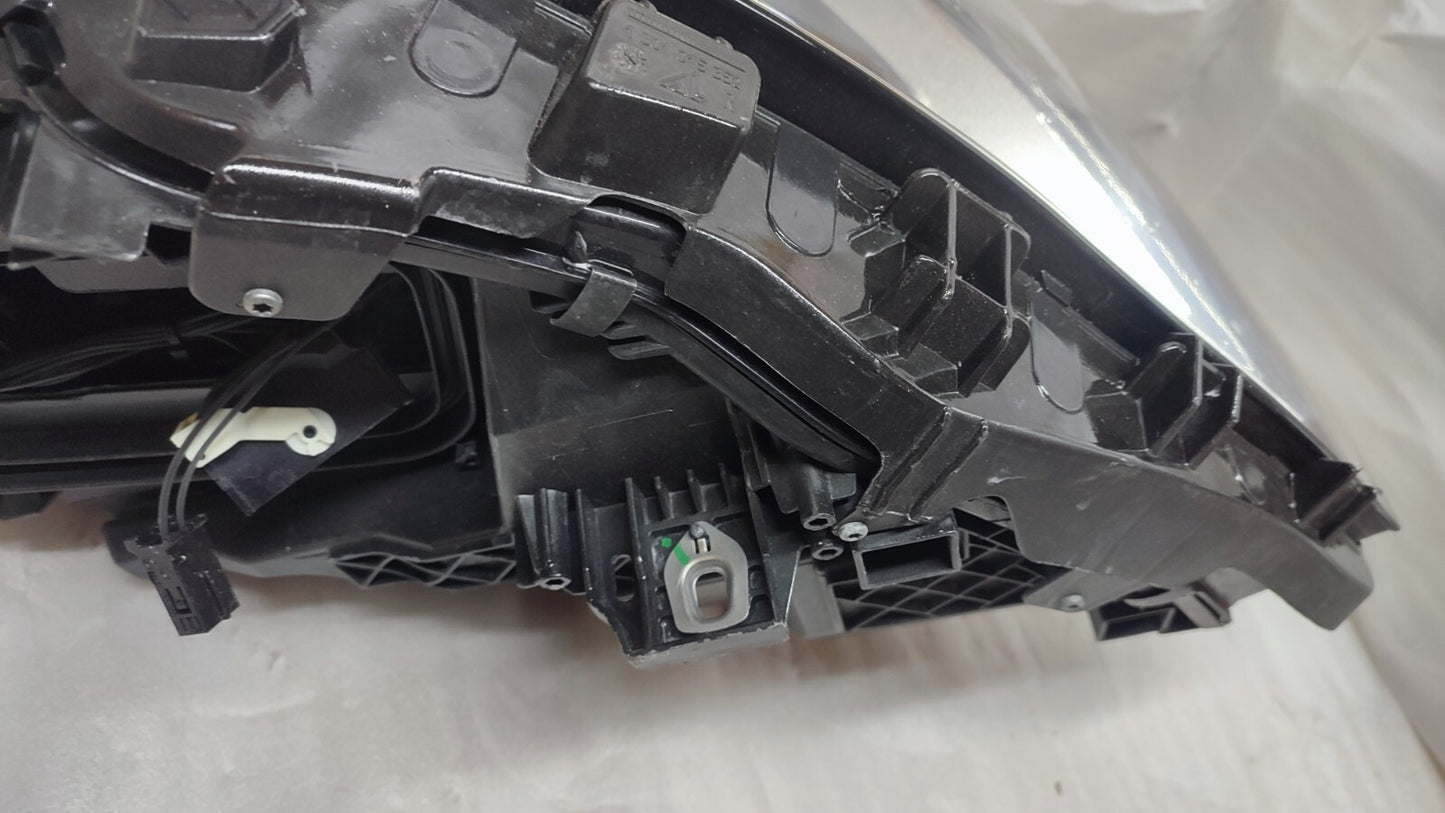 MERCEDES BENZ GLA FRONT RIGHT LED HEADLIGHT GENUINE 17-20 A1569067200 m156101