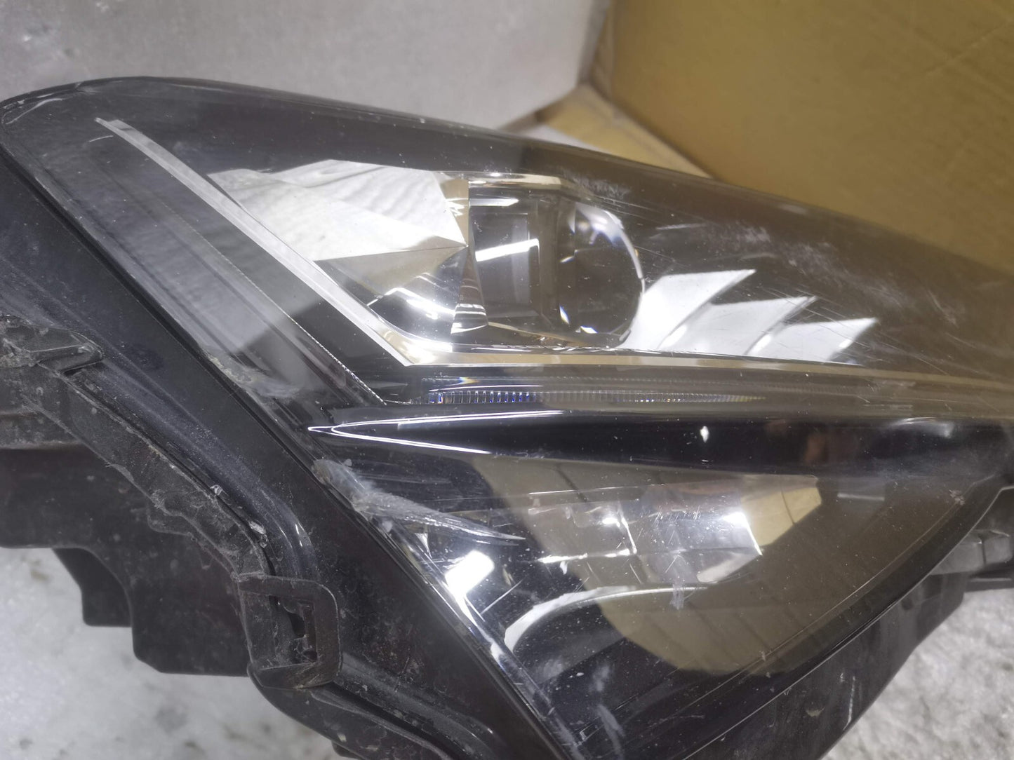 SKODA SUPERB MK3 FACELIFT CRYSTAL LED HEADLIGHT 2018-21 DRIVER O/S 3V2941016D 76