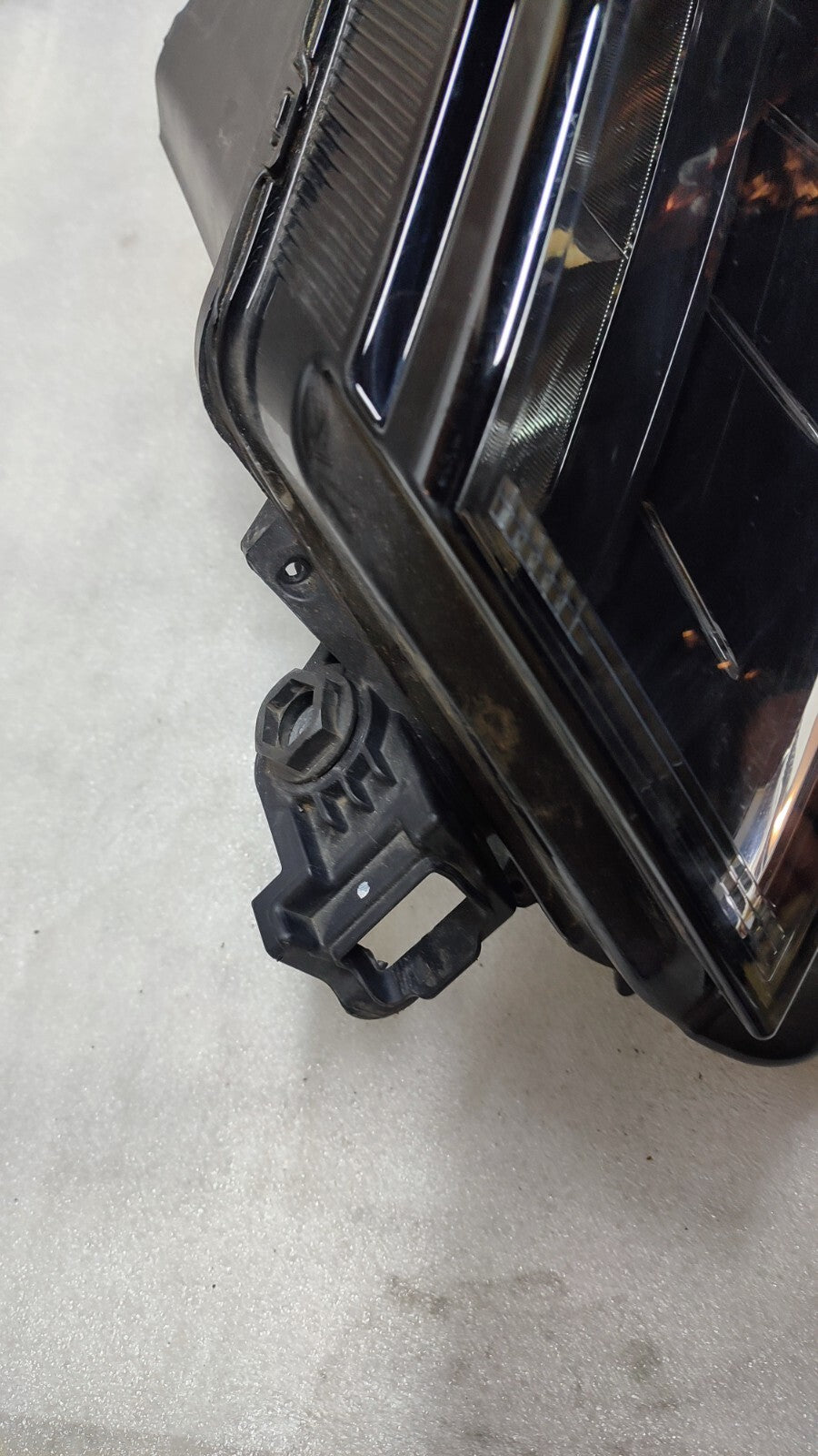 SKODA KAROQ LEFT PASSENGER NEAR SIDE LED HEADLIGHT 57C941015B 2018-2021 skkq82