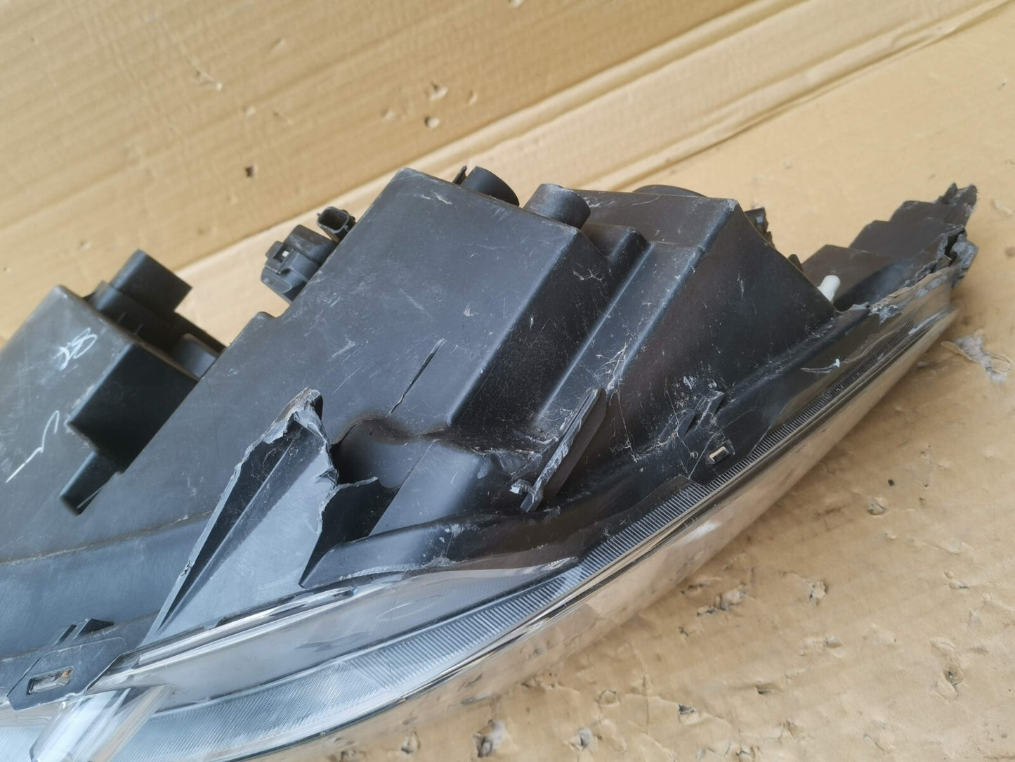 PEUGEOT 2008 2016 - 2019 DRIVER O/S LED HEADLIGHT  9825313580 psa25