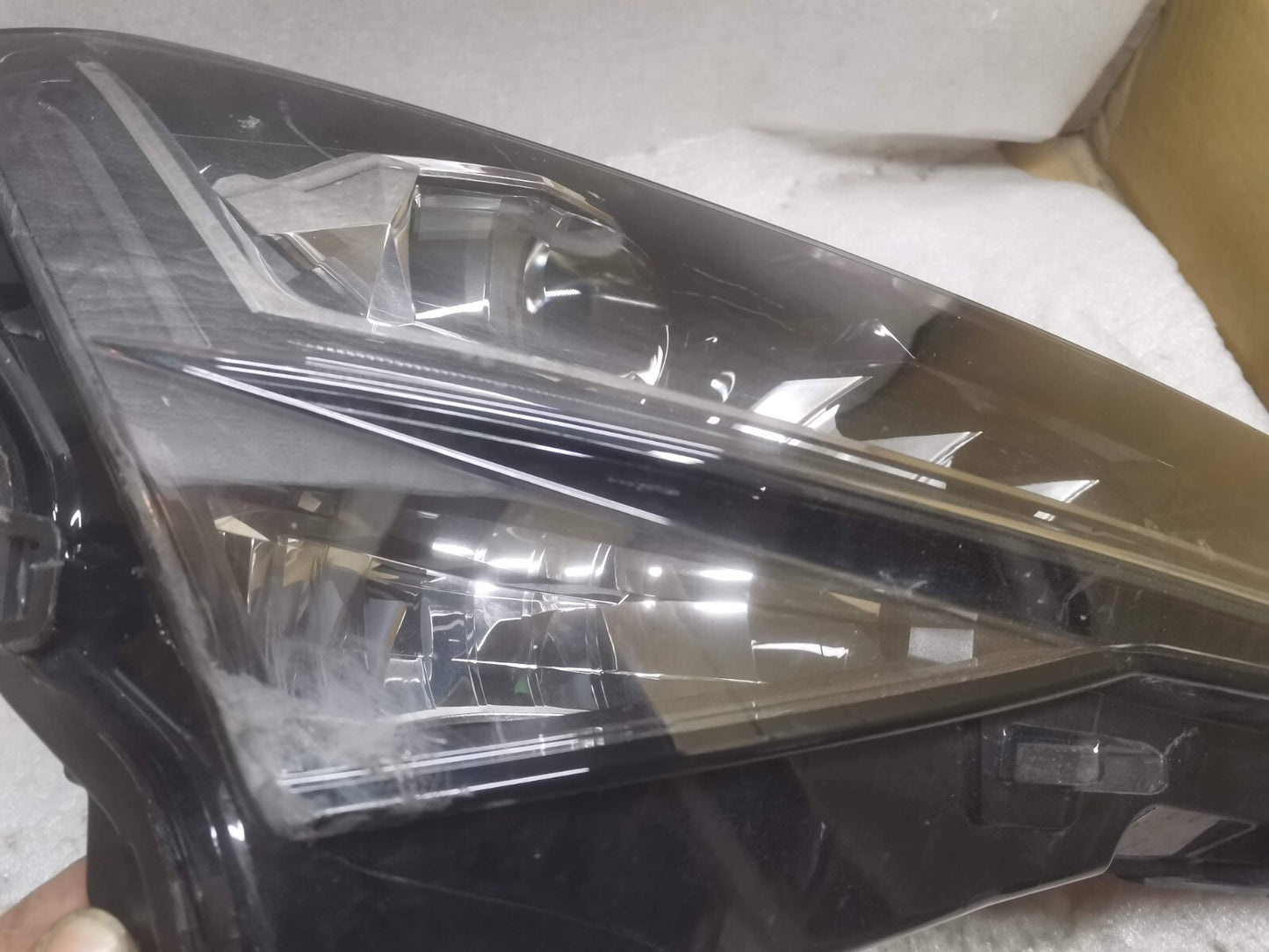 SKODA SUPERB MK3 FACELIFT CRYSTAL LED HEADLIGHT 2018-2021 DRIVER O/S 3V2941016D