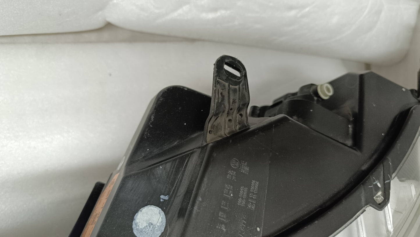 NISSAN QASHQAI Mk2 (J11) Left Passenger Side Front Headlight LED 100-18016 ni68