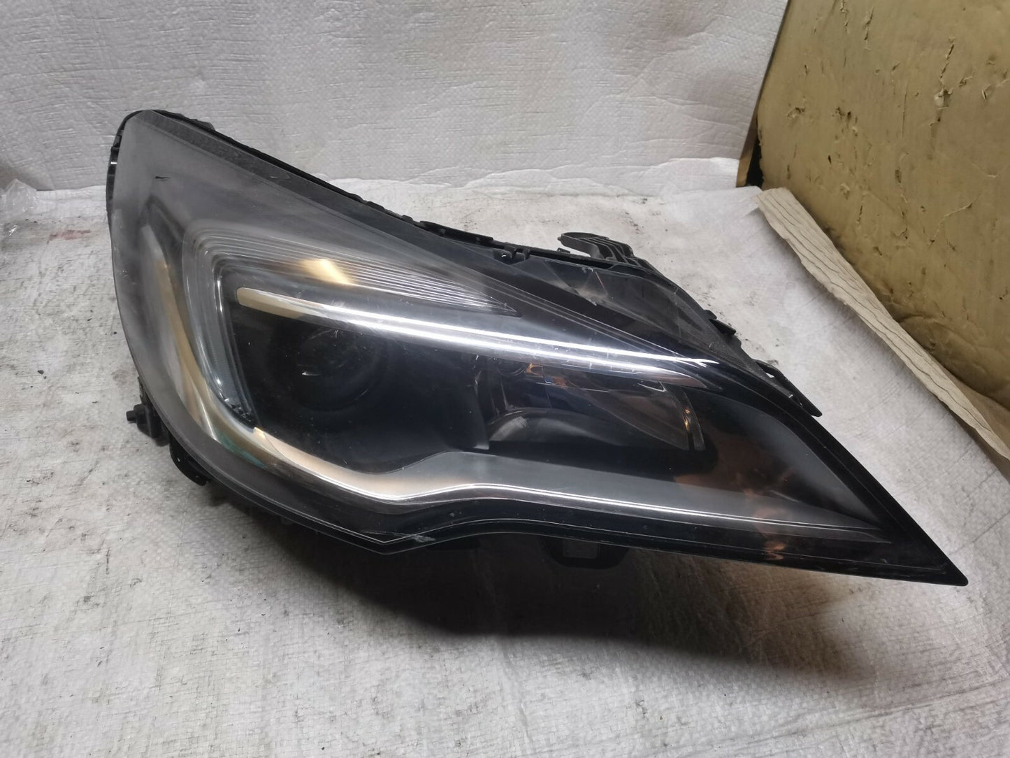 VAUXHALL OPEL ASTRA K 39111146  FRONT HEADLIGHT RIGHT SIDE RHD vak6