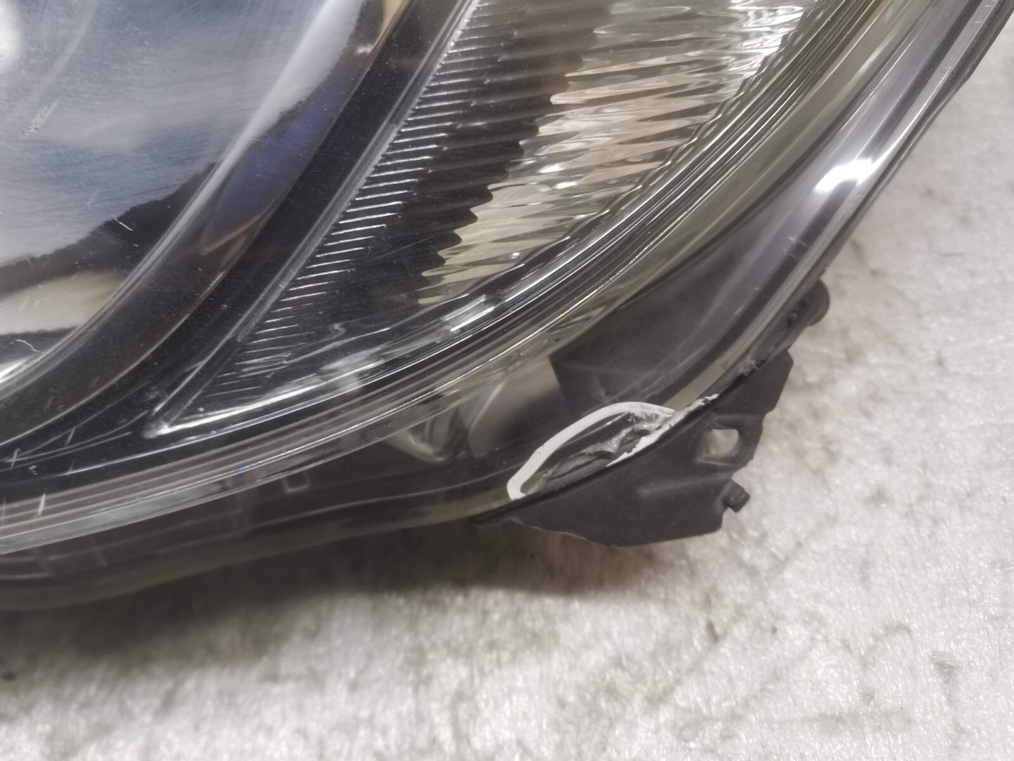 VAUXHALL ASTRA J MK6 2012-2015 LEFT SIDE N/S HEADLIGHT 13371601 vxaj77