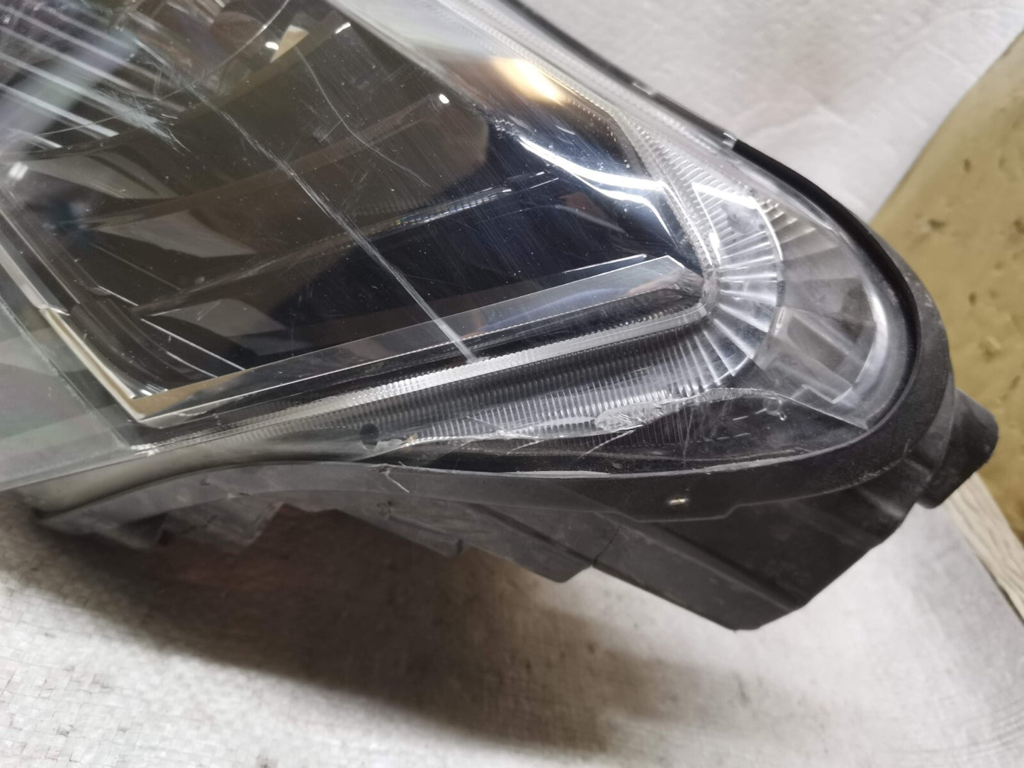 SKODA SUPERB 15-18 PASSENGERSIDE LED XENON HEADLIGHT 3V2941015A sksp33
