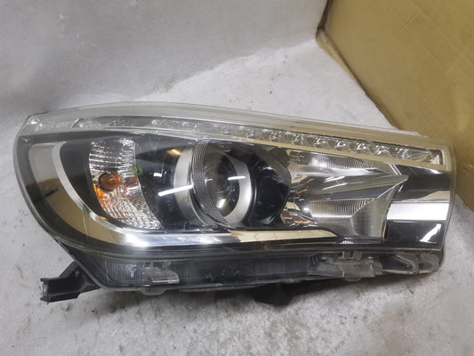 TOYOTA HILUX 2015-2019 DRIVER SIDE RIGHT FULL LED XENON HEADLIGHT GENUINE tohi19