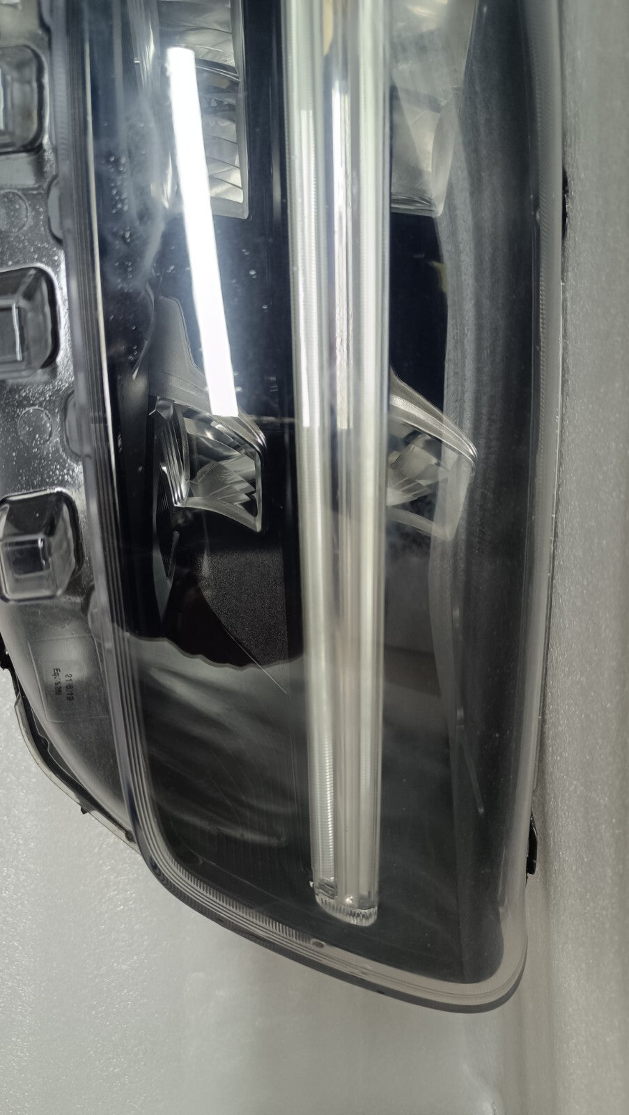 VOLVO XC40 2019 FRONT RIGHT DRIVER HEADLIGHT 32133576 OSF