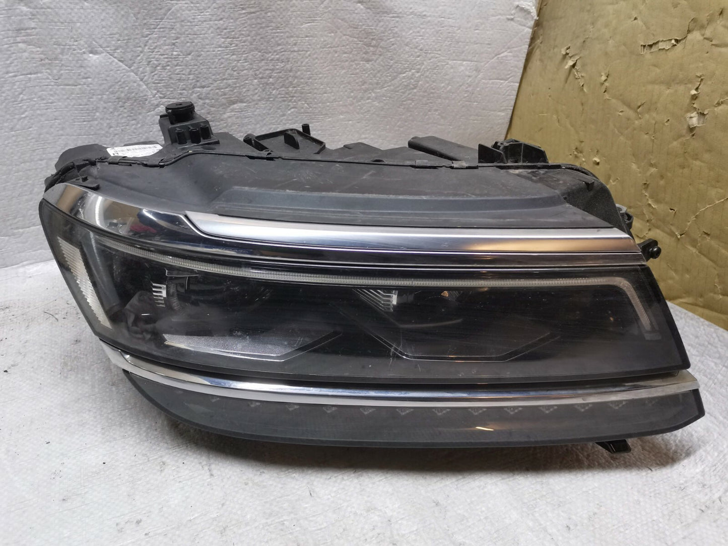 VOLKSWAGEN TIGUAN HEADLIGHT 2016-2020 DRIVER SIDE LED RHD 5NC941082A vwtg53