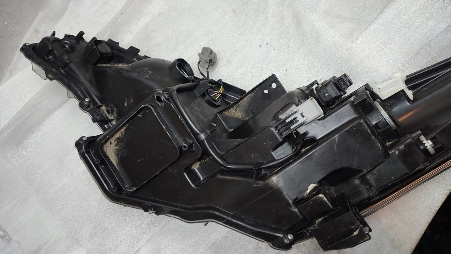 Toyota CH-R headlight Halogen driver side 2017-2019 81110-F4011-00 to40