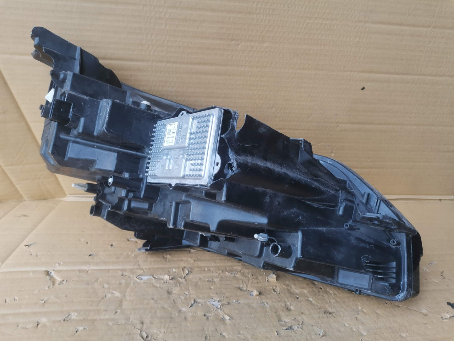 Peugeot 3008 2017-20 Left NEARSIDE headlamp Headlight 89909537 9810478780 psa22