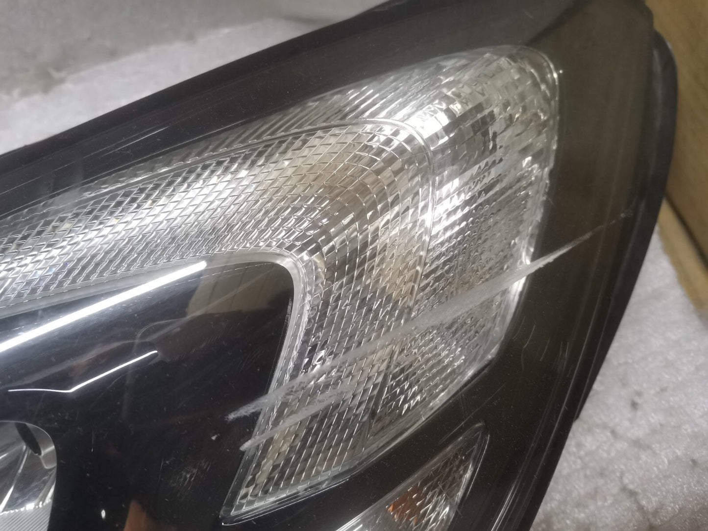 VAUXHALL CORSA E 2015 - 2019 PASSENGER HALOGEN HEADLIGHT 39108224LH vx70