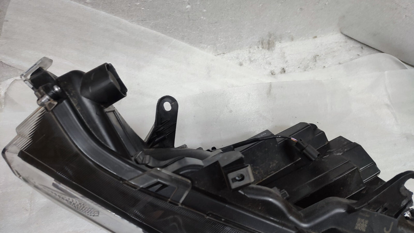 TOYOTA RAV4 OEM 2022 2023  LED HEADLIGHT LED SIGNAL STYLE LEFT 81150-0R360 to28