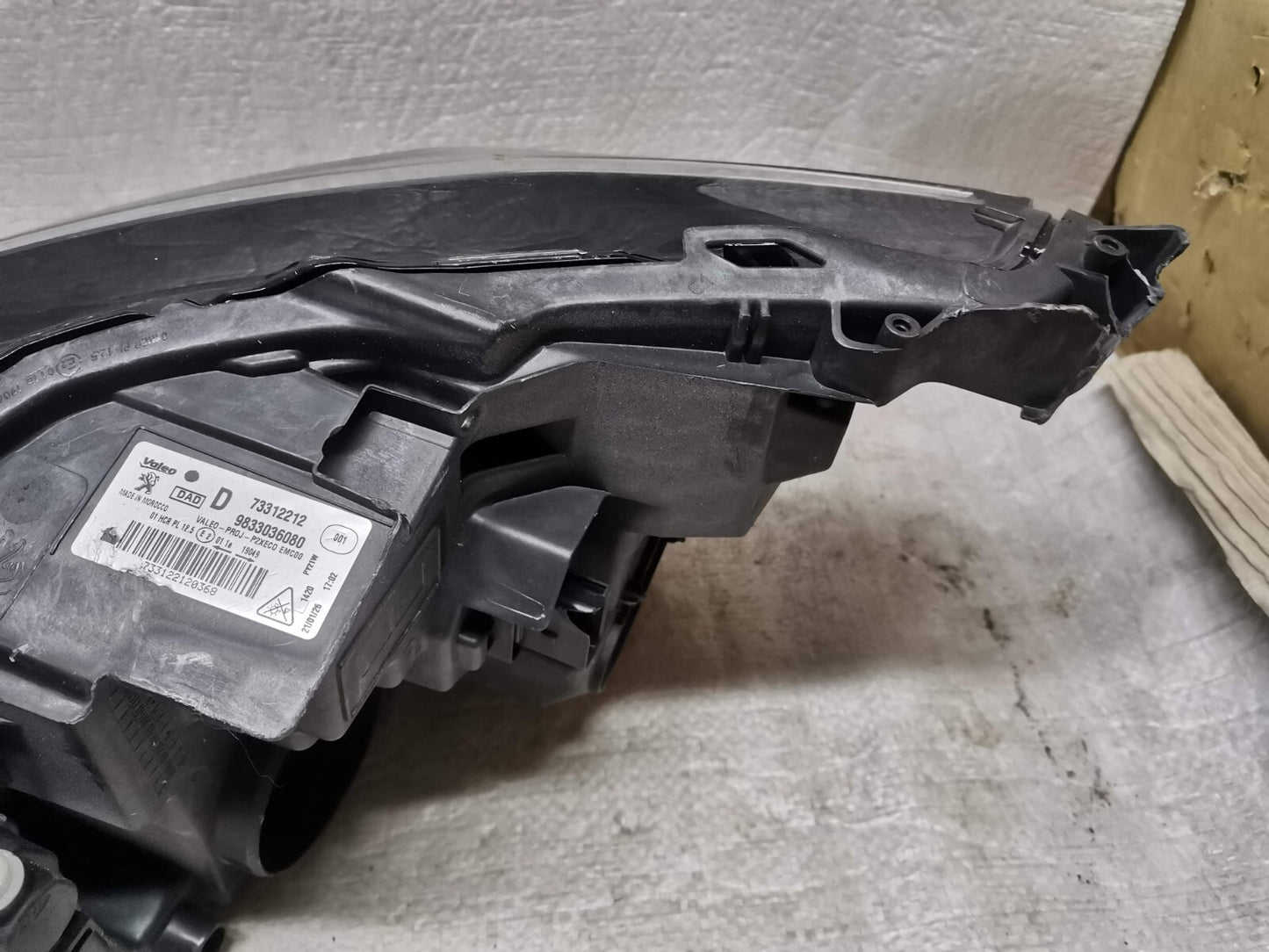 Peugeot 208 LED Headlight 2020+ Right Driver Side 73312212 9833036080 psa10