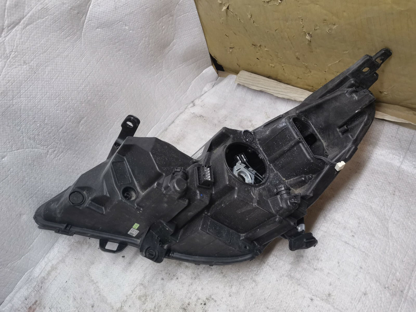 VAUXHALL OPEL ASTRA K 39111146  FRONT HEADLIGHT RIGHT SIDE RHD vak6