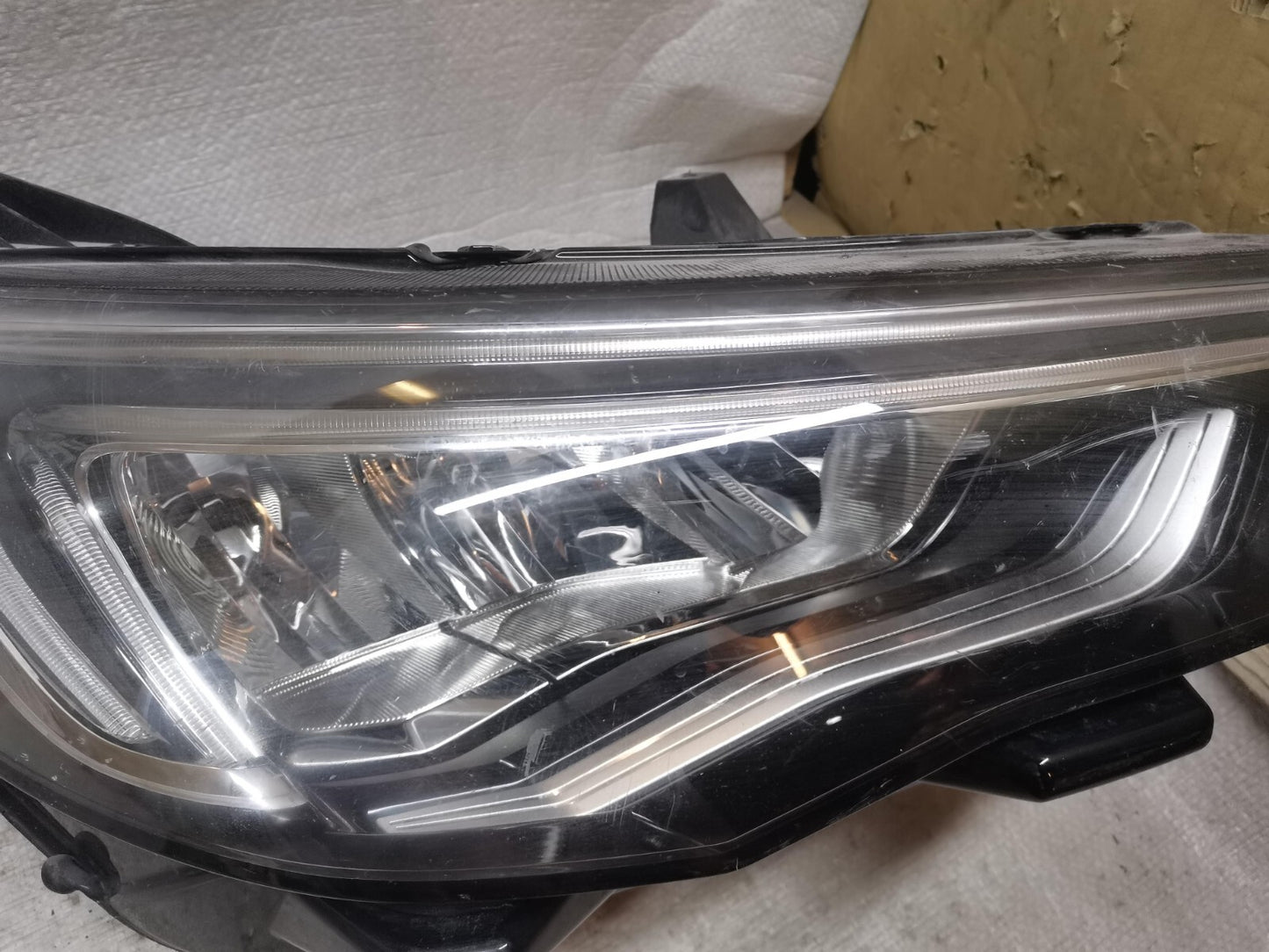 VAUXHALL GRANDLAND X LED DRIVER HEADLIGHT yp00162780 2016+ vagx26