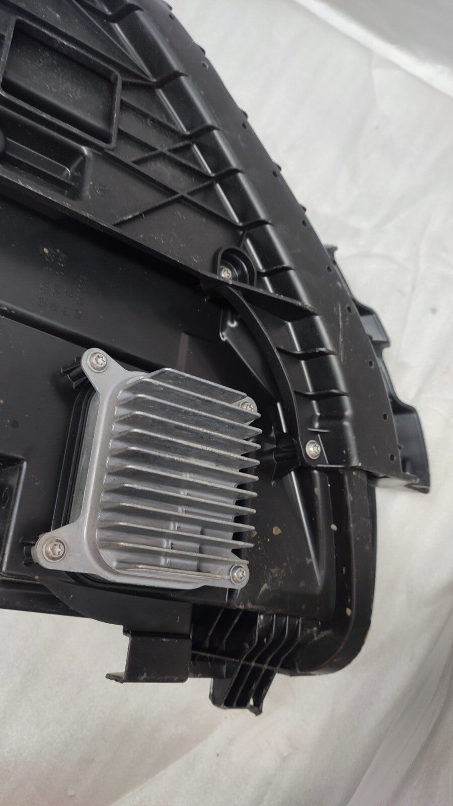 TESLA MODEL 3 DRIVERS SIDE RIGHT LED HEADLIGHT 2018-2023 1514953-20-E te9