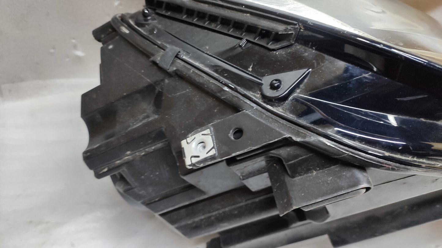 VOLKSWAGEN TIGUAN 2016-20 O/S DRIVER'S HEADLIGHT 5NC941006B vw162