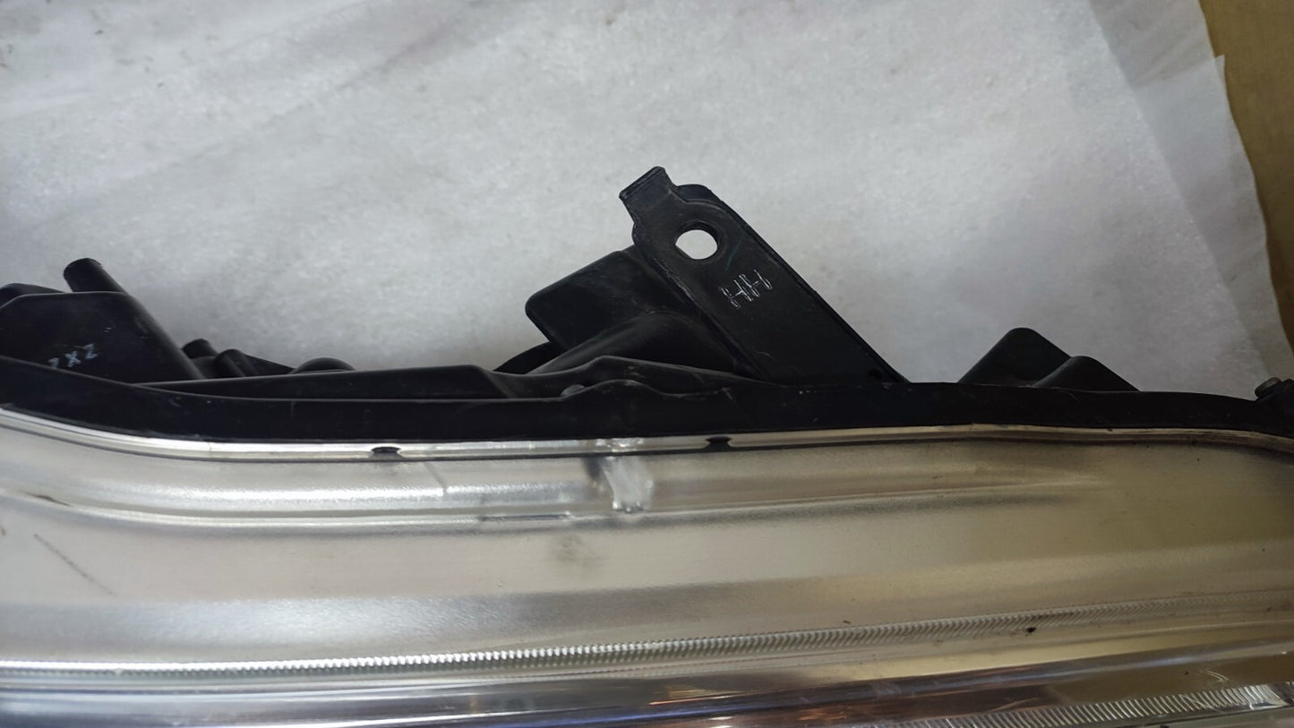 TOYOTA HILUX 2015-2019 DRIVER SIDE RIGHT FULL LED XENON HEADLIGHT GENUINE to36