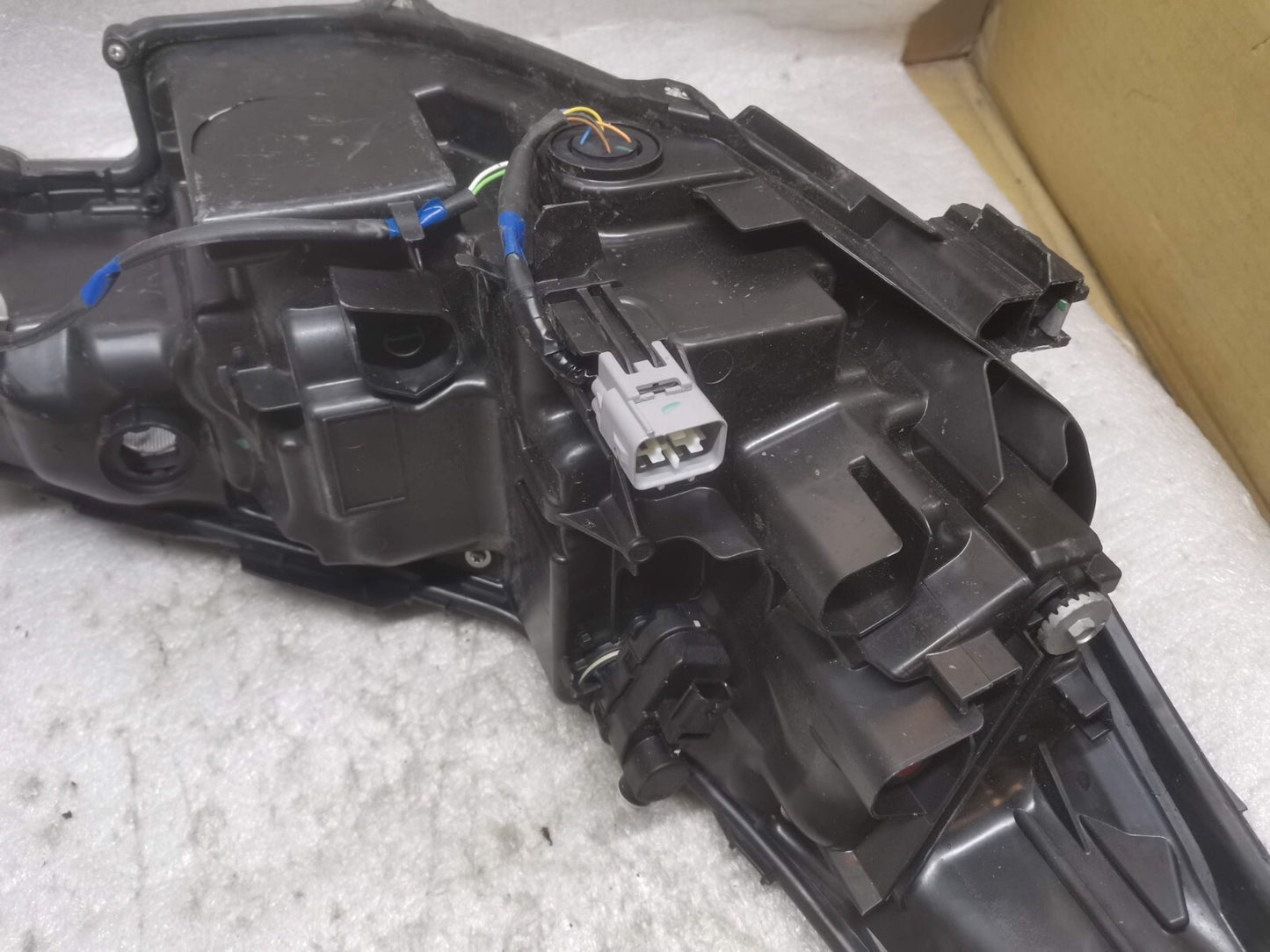 TOYOTA C-HR 2021 Genuine Left Nearside Headlight Headlamp 81150-F4190-00 to15