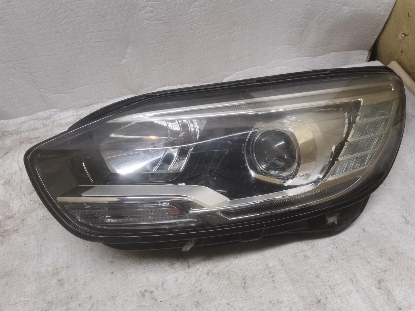RENAULT SCENIC HEADLAMP LEFT PASSENGER SIDE 260606234R MK4 2017 - 2022 ren9