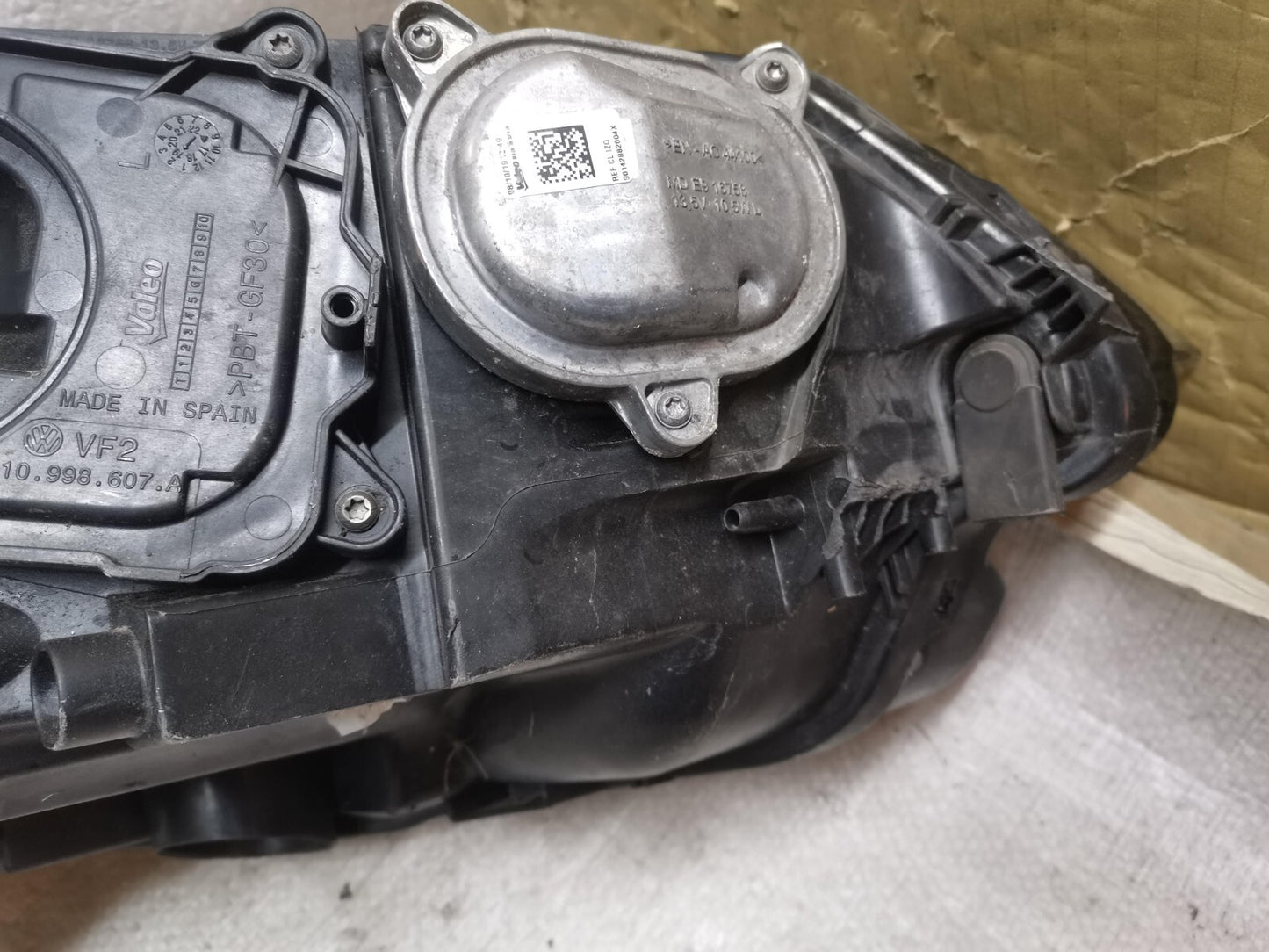 VOLKSWAGEN GOLF SV PLUS LEFT RIGHT PAIR HEADLIGHT HEADLAMP 518941035C 518941036C