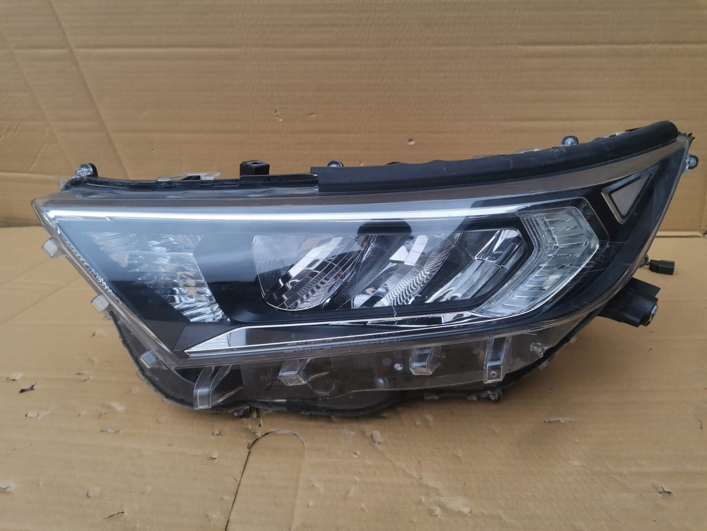 TOYOTA RAV4 2022 Genuine Left Passenger LED Headlight 51593 81145-42A22 tor412