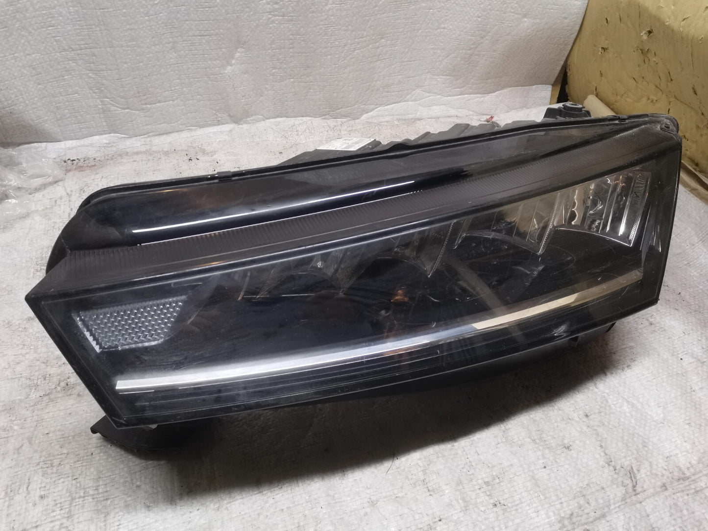 Skoda Octavia 2020 Led Headlight Passenger Side Genuine Oem 5e8941015 skoc42